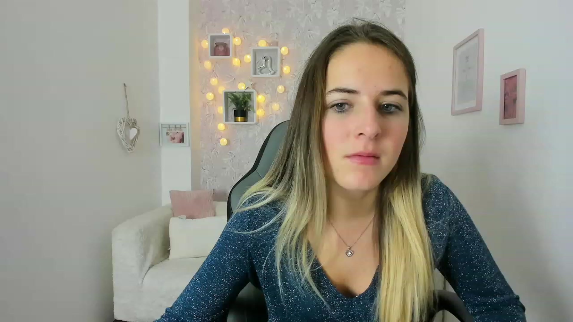 Gallery image thumbnail from Kiley__Minoww's myfreecams stream on, 12/09/2022, 11:50 image 12 of 20