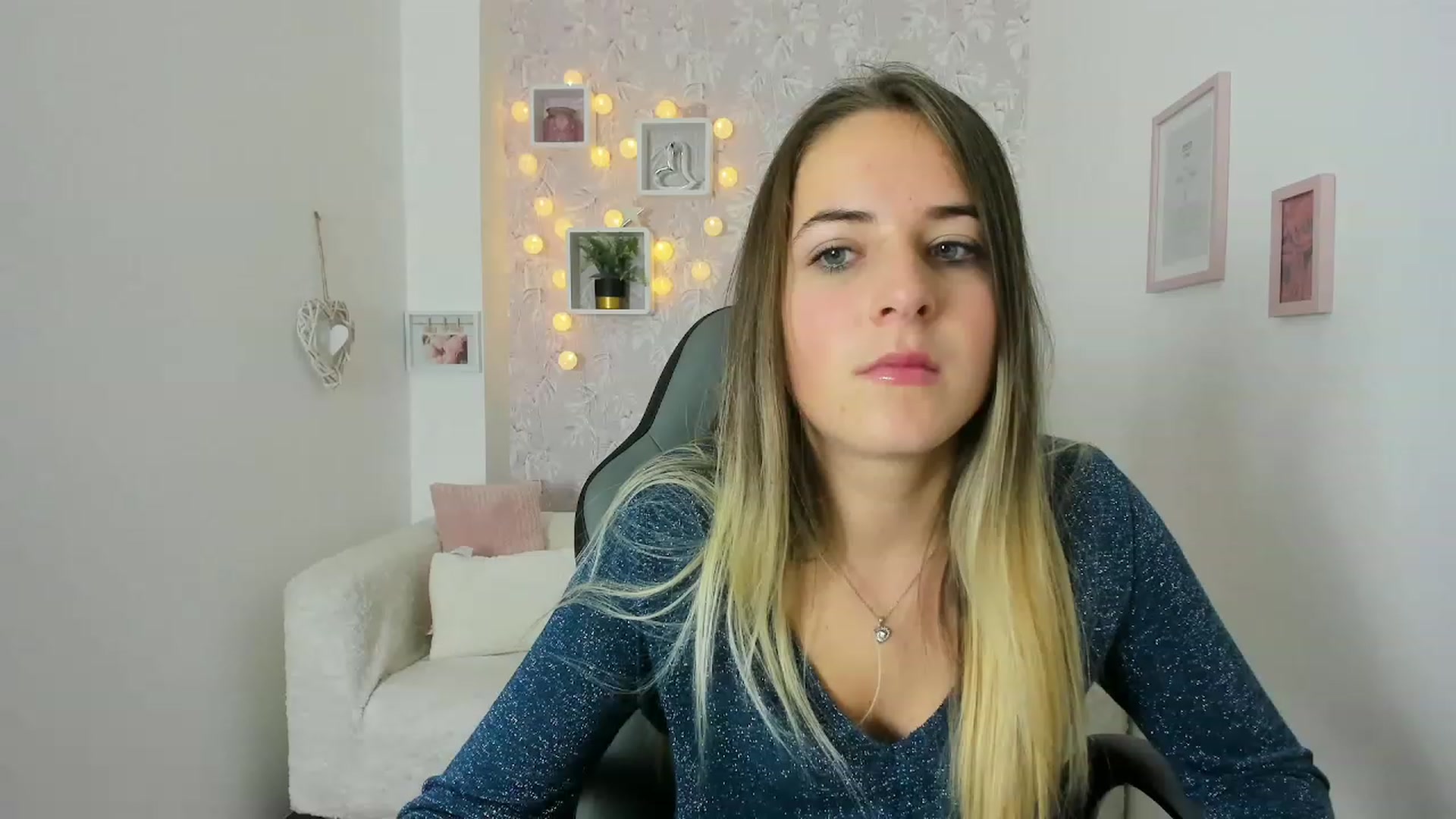 Gallery image thumbnail from Kiley__Minoww's myfreecams stream on, 12/09/2022, 11:50 image 17 of 20