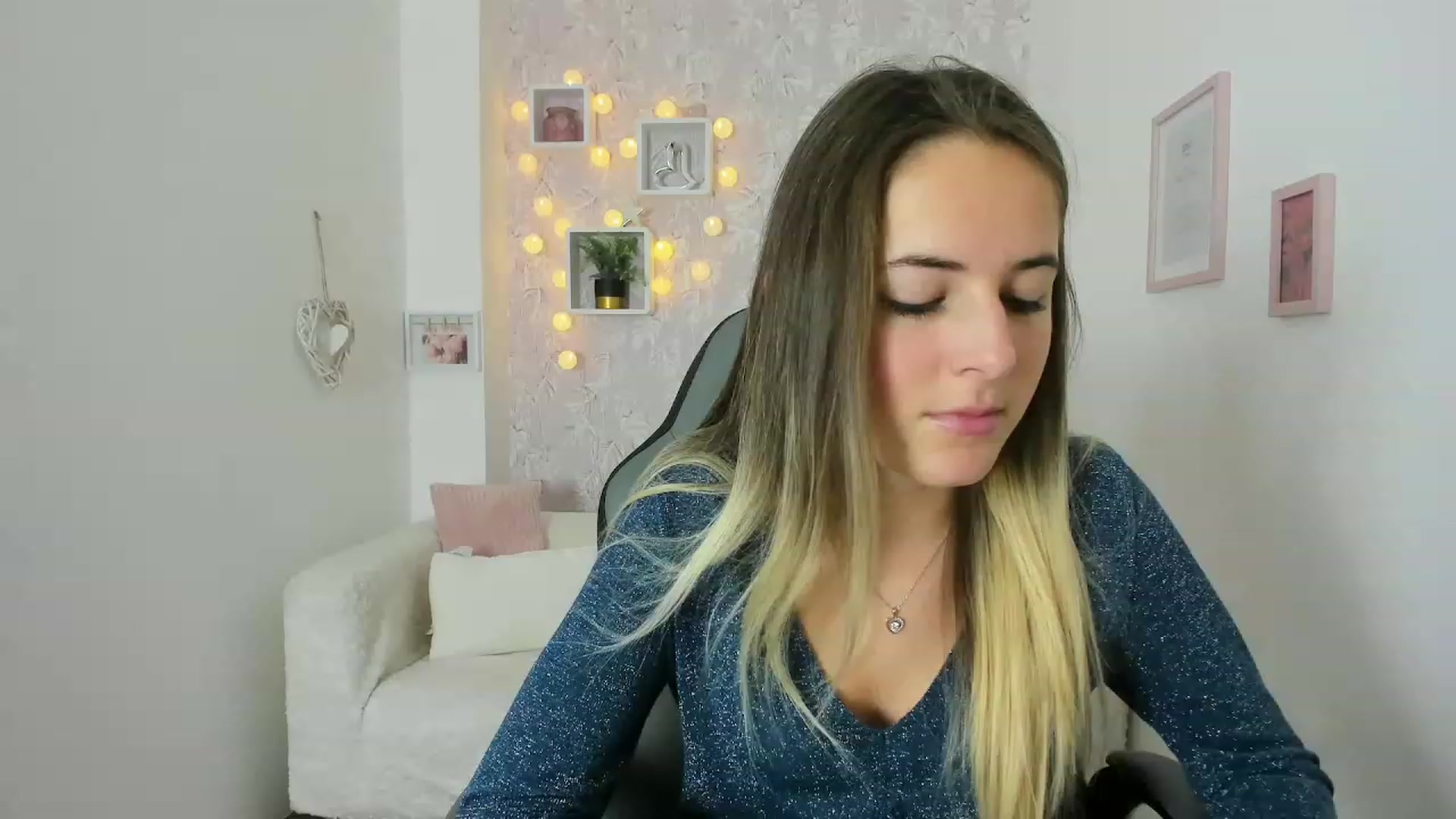 Gallery image thumbnail from Kiley__Minoww's myfreecams stream on, 12/09/2022, 11:50 image 14 of 20