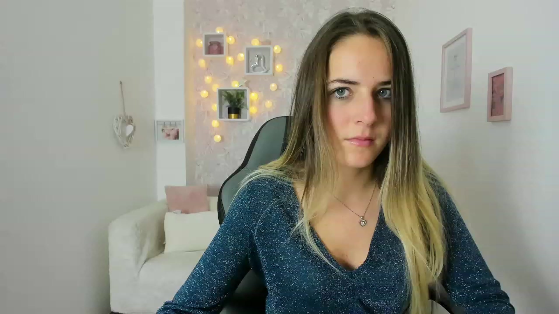 Gallery image thumbnail from Kiley__Minoww's myfreecams stream on, 12/09/2022, 11:50 image 9 of 20