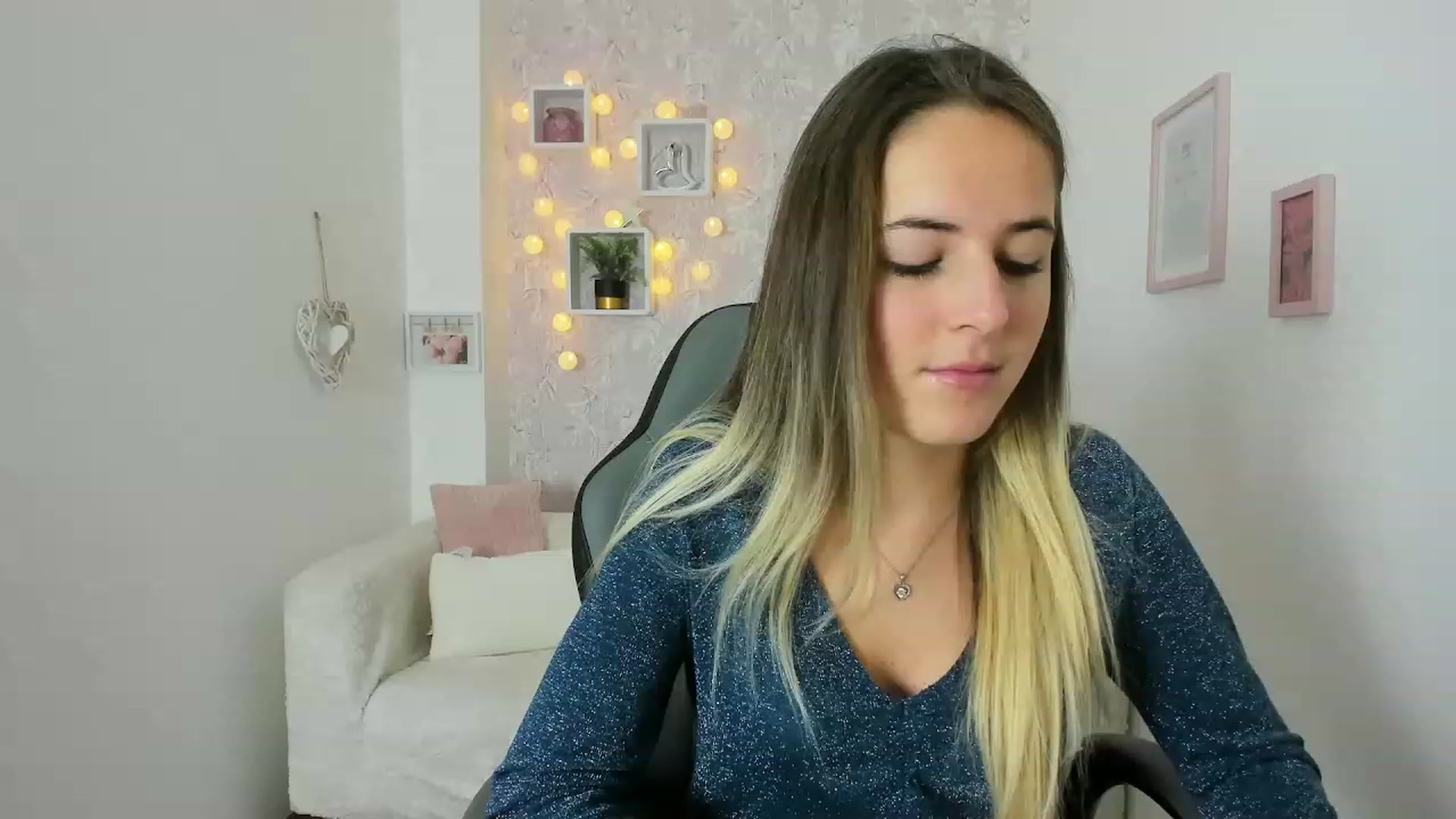 Gallery image thumbnail from Kiley__Minoww's myfreecams stream on, 12/09/2022, 11:50 image 13 of 20