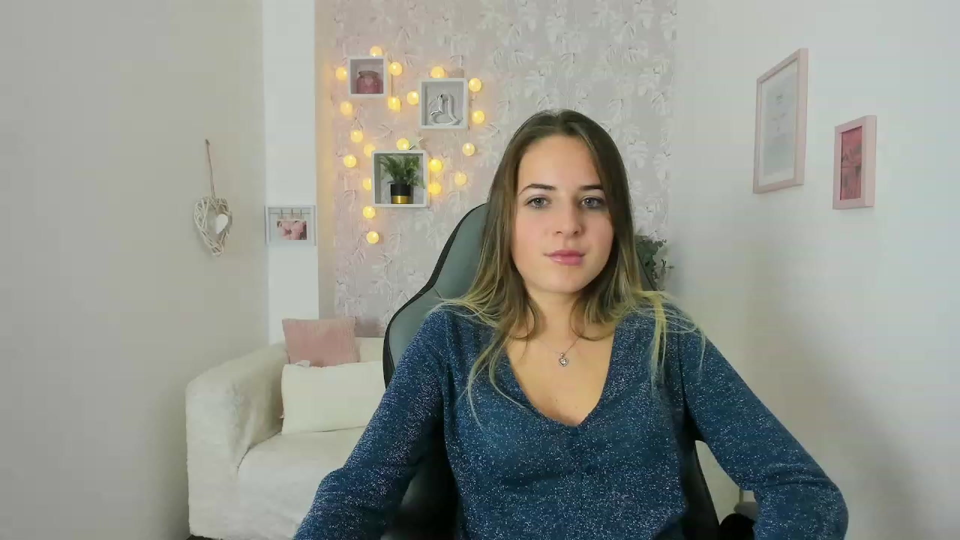 Gallery image thumbnail from Kiley__Minoww's myfreecams stream on, 12/09/2022, 12:33 image 17 of 20