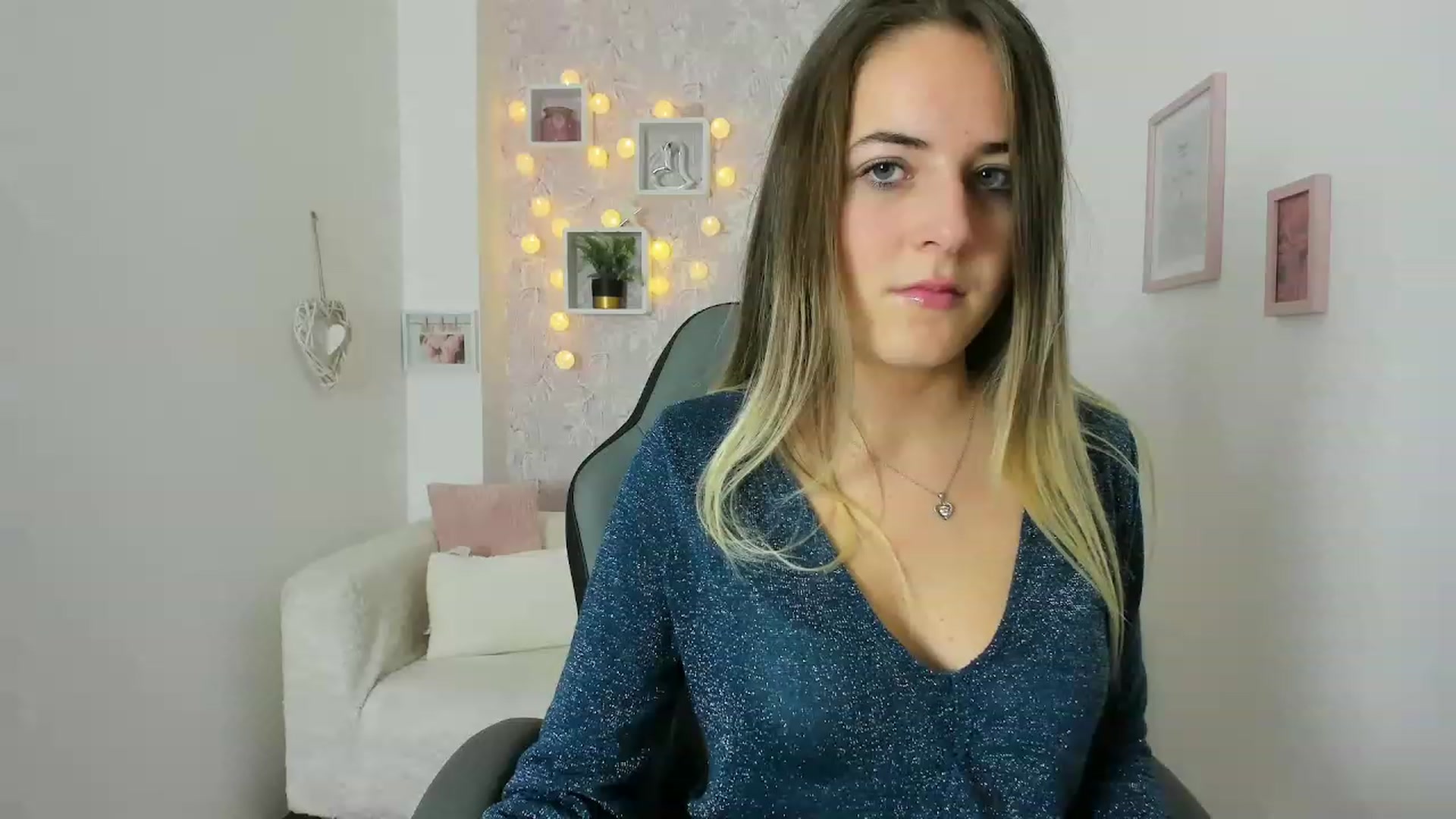 Gallery image thumbnail from Kiley__Minoww's myfreecams stream on, 12/09/2022, 12:33 image 1 of 20