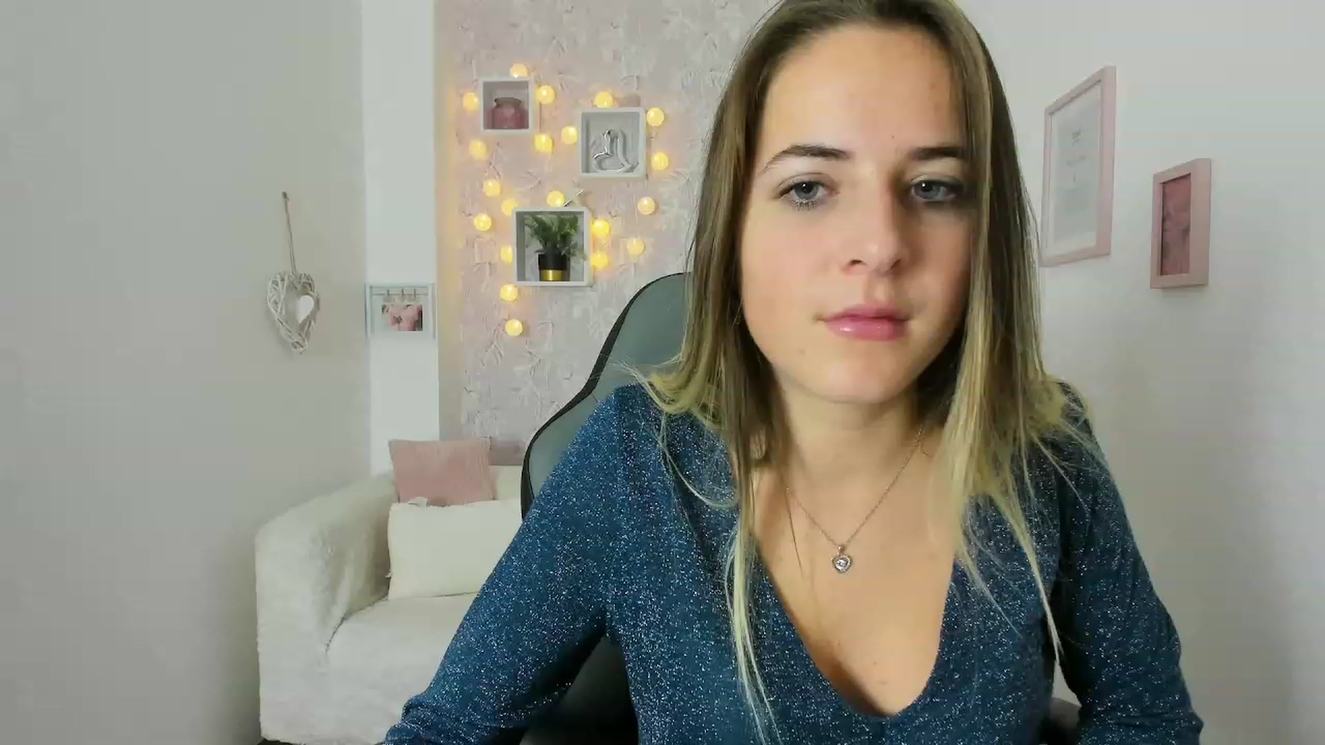 Gallery image thumbnail from Kiley__Minoww's myfreecams stream on, 12/09/2022, 12:33 image 7 of 20