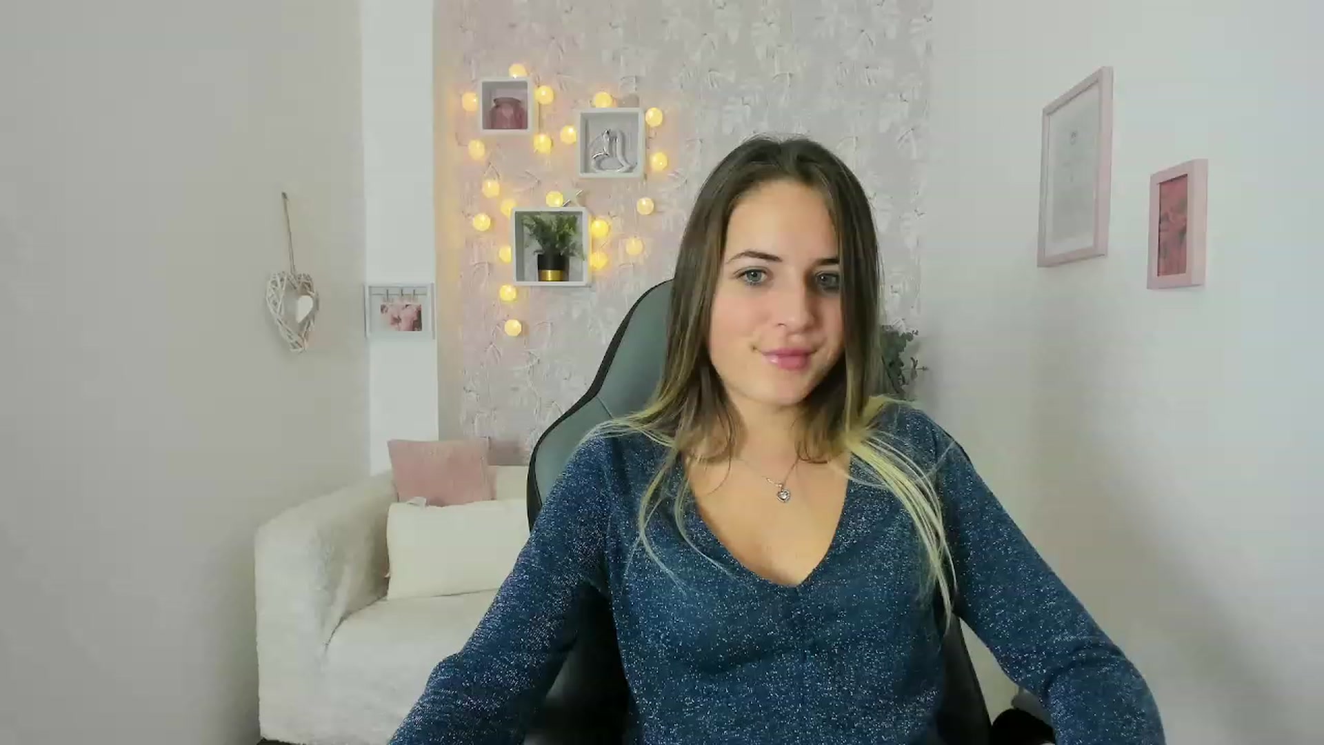 Gallery image thumbnail from Kiley__Minoww's myfreecams stream on, 12/09/2022, 12:33 image 10 of 20