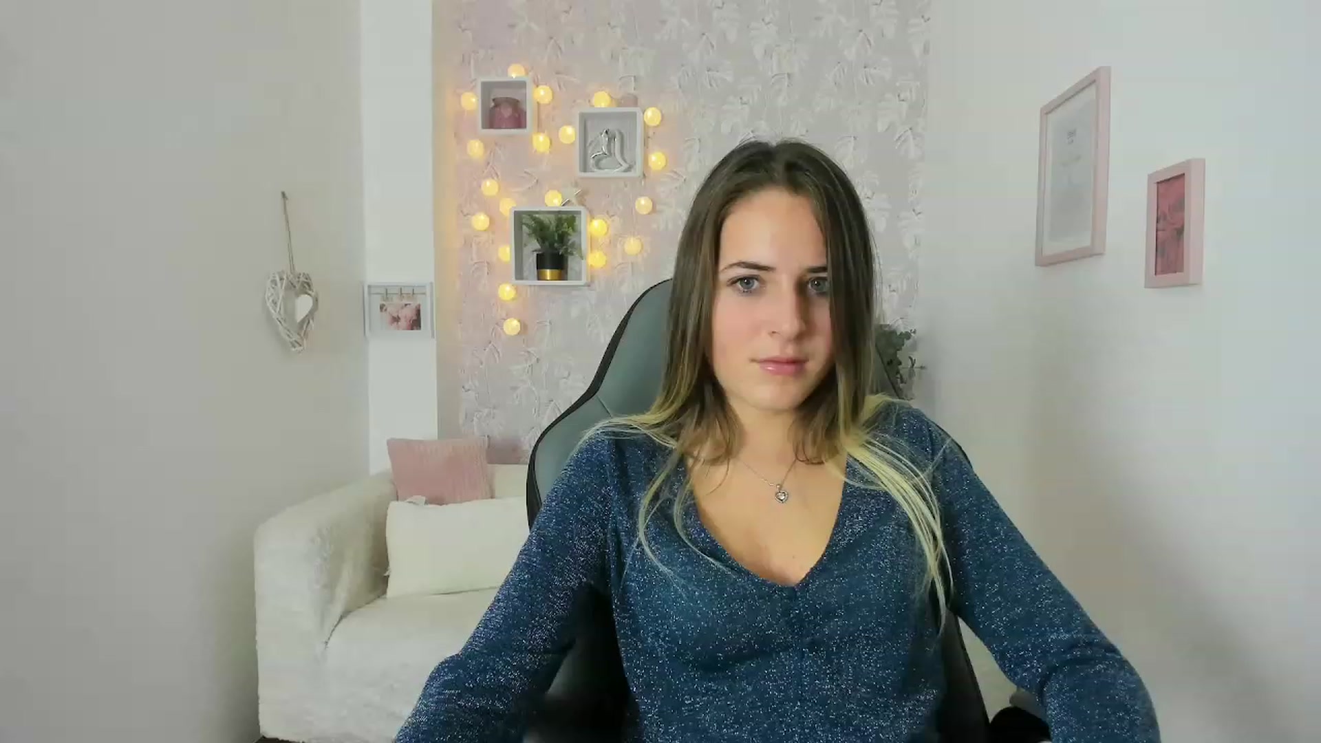 Gallery image thumbnail from Kiley__Minoww's myfreecams stream on, 12/09/2022, 12:33 image 12 of 20