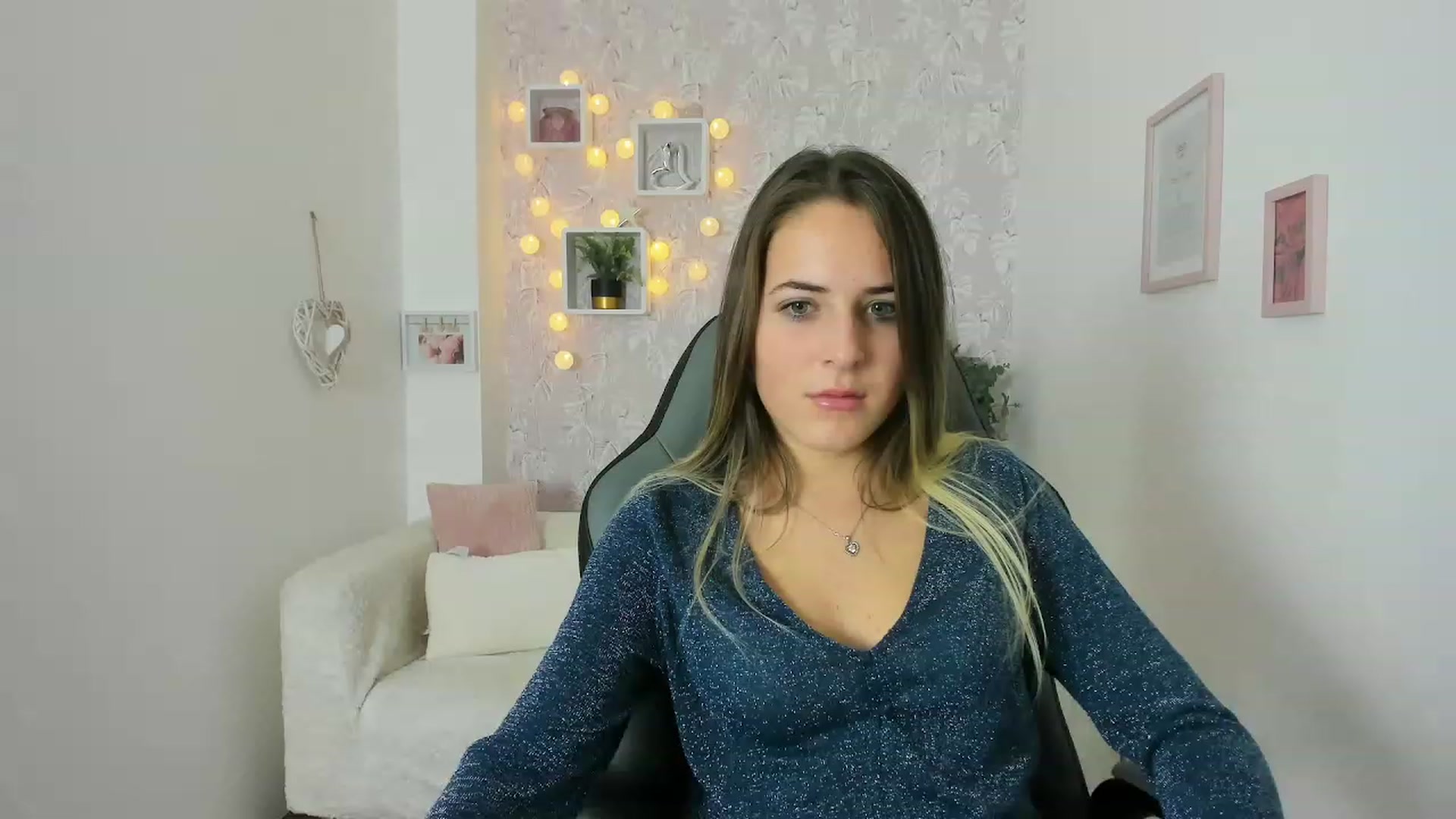 Gallery image thumbnail from Kiley__Minoww's myfreecams stream on, 12/09/2022, 12:33 image 9 of 20