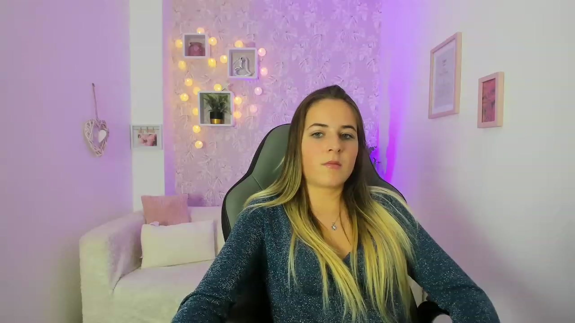 Gallery image thumbnail from Kiley__Minoww's myfreecams stream on, 12/09/2022, 14:35 image 15 of 20
