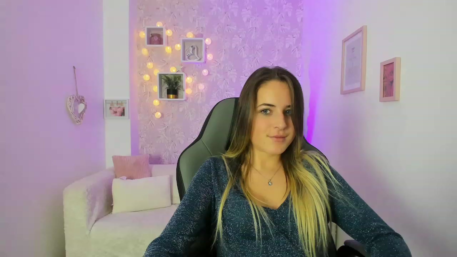 Gallery image thumbnail from Kiley__Minoww's myfreecams stream on, 12/09/2022, 14:35 image 2 of 20