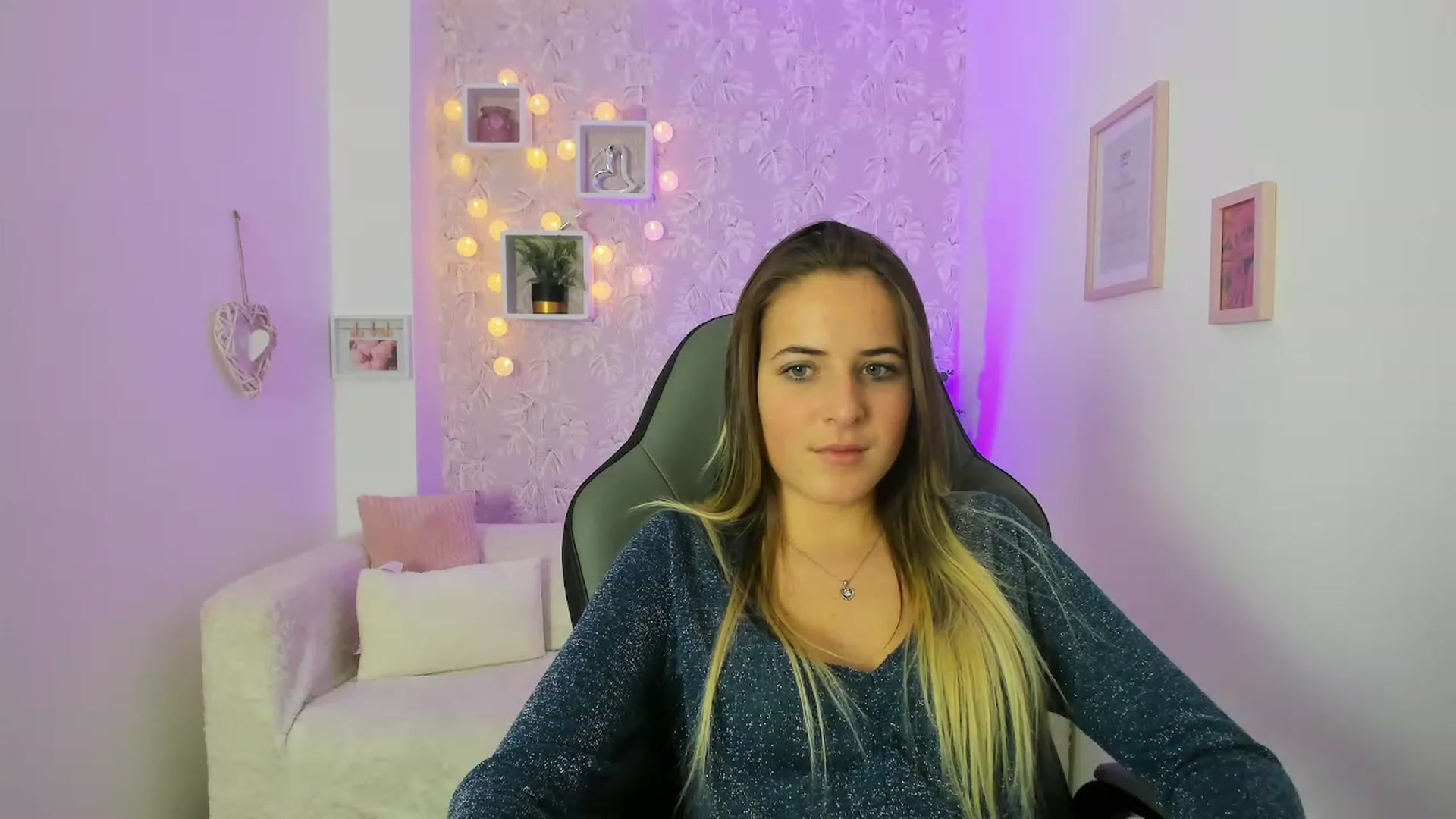 Gallery image thumbnail from Kiley__Minoww's myfreecams stream on, 12/09/2022, 14:35 image 4 of 20
