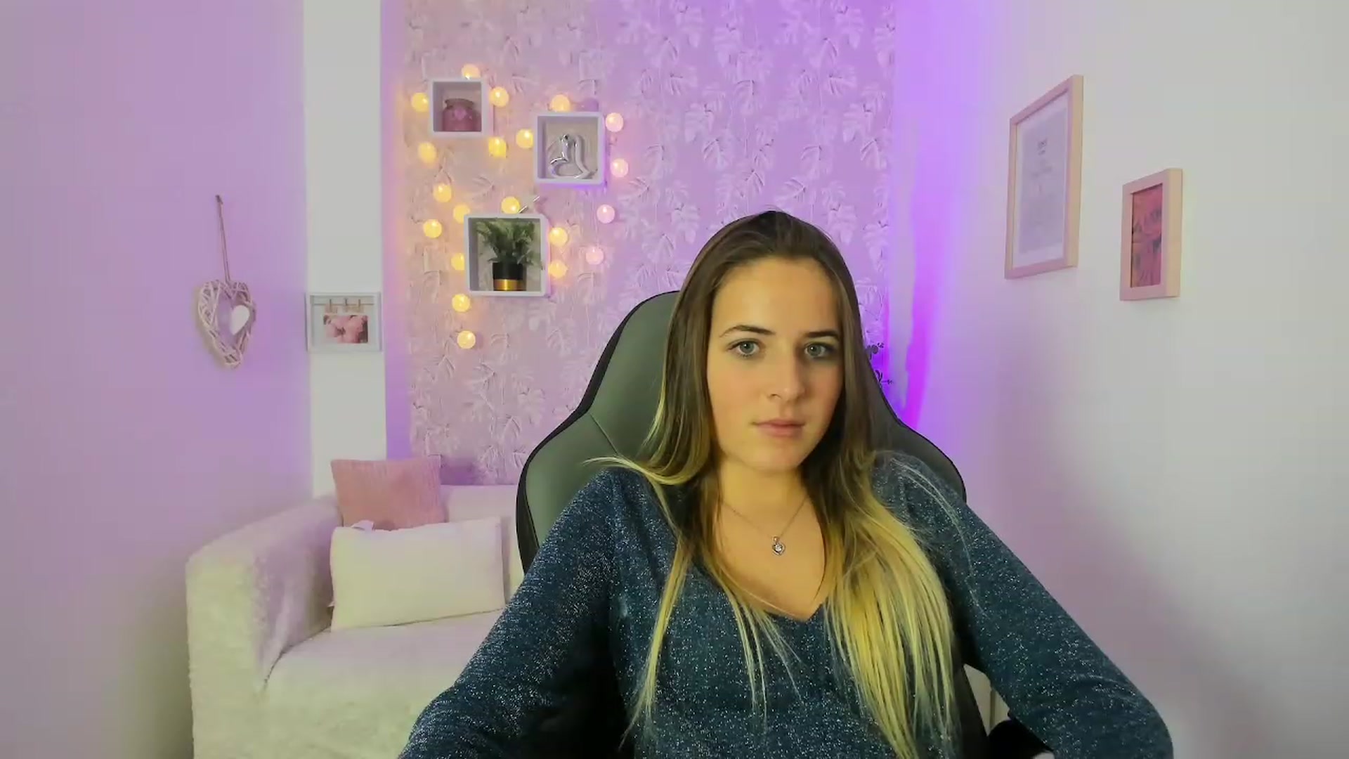 Gallery image thumbnail from Kiley__Minoww's myfreecams stream on, 12/09/2022, 14:35 image 6 of 20