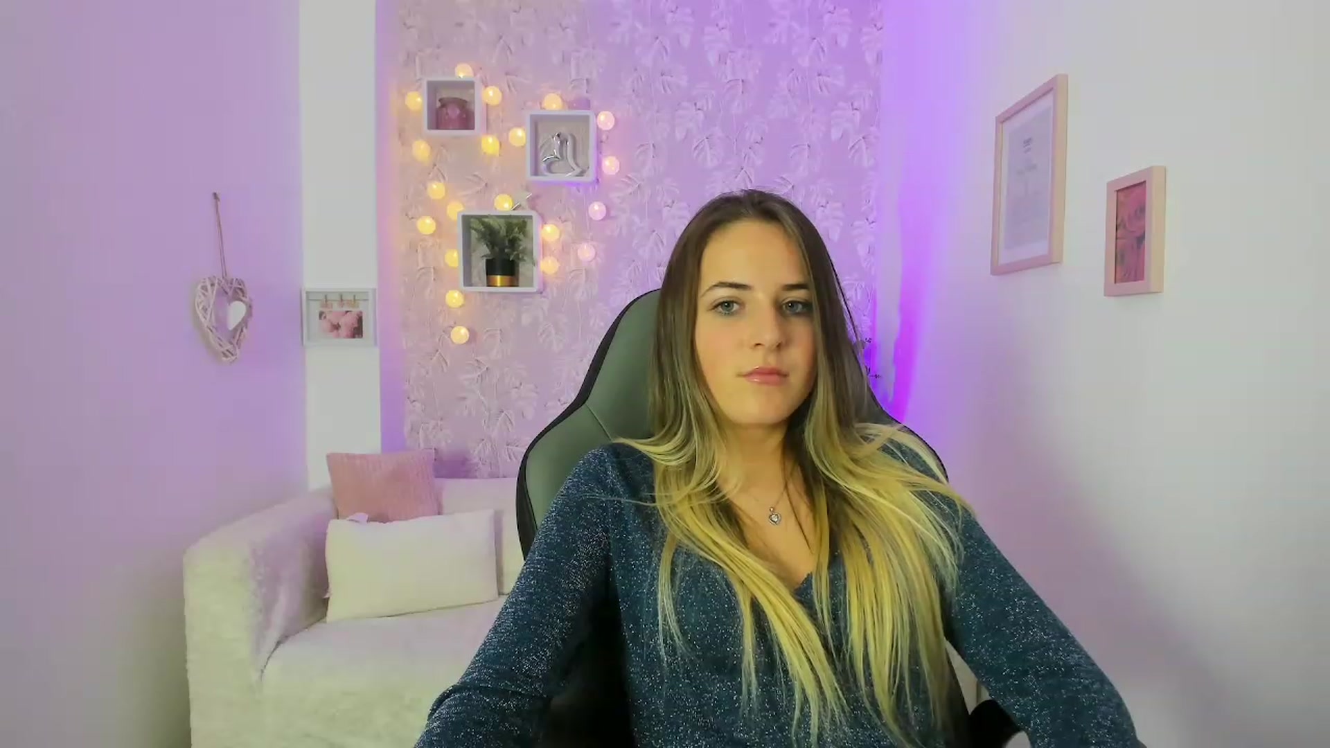 Gallery image thumbnail from Kiley__Minoww's myfreecams stream on, 12/09/2022, 14:35 image 14 of 20