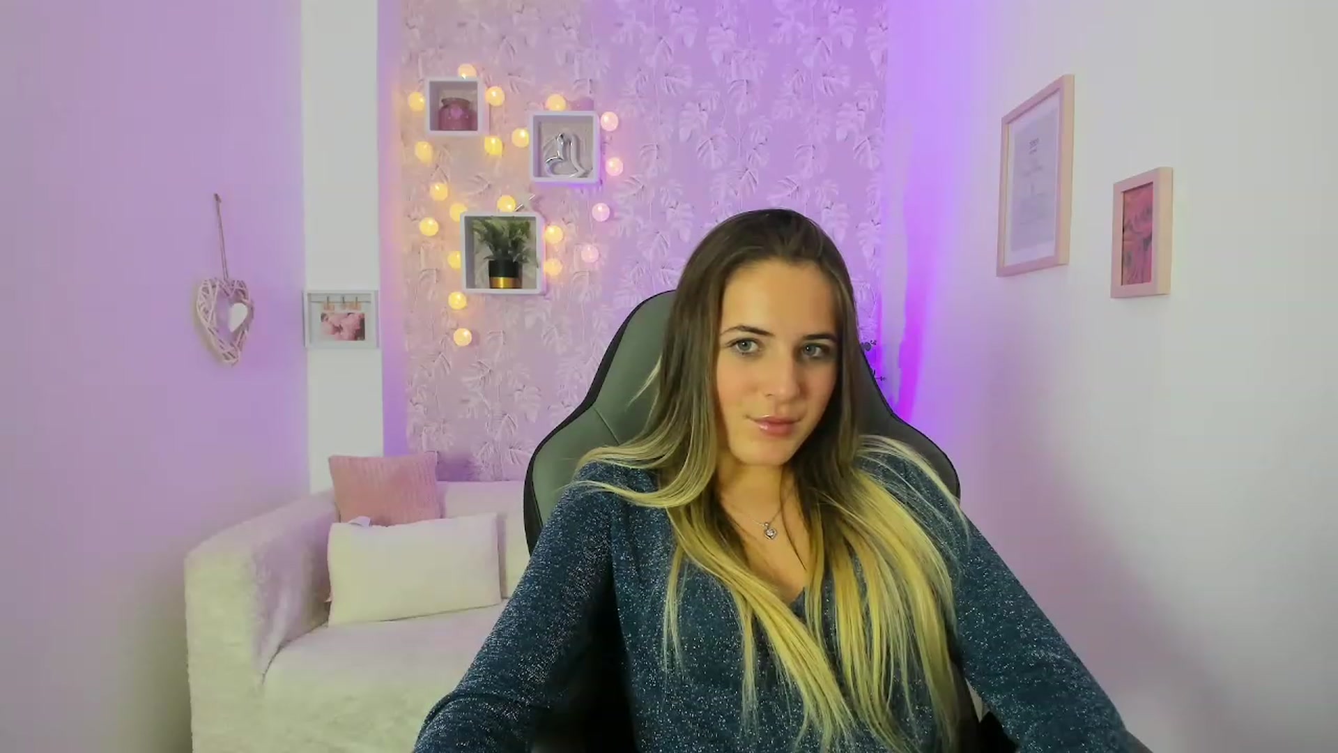 Gallery image thumbnail from Kiley__Minoww's myfreecams stream on, 12/09/2022, 14:35 image 16 of 20