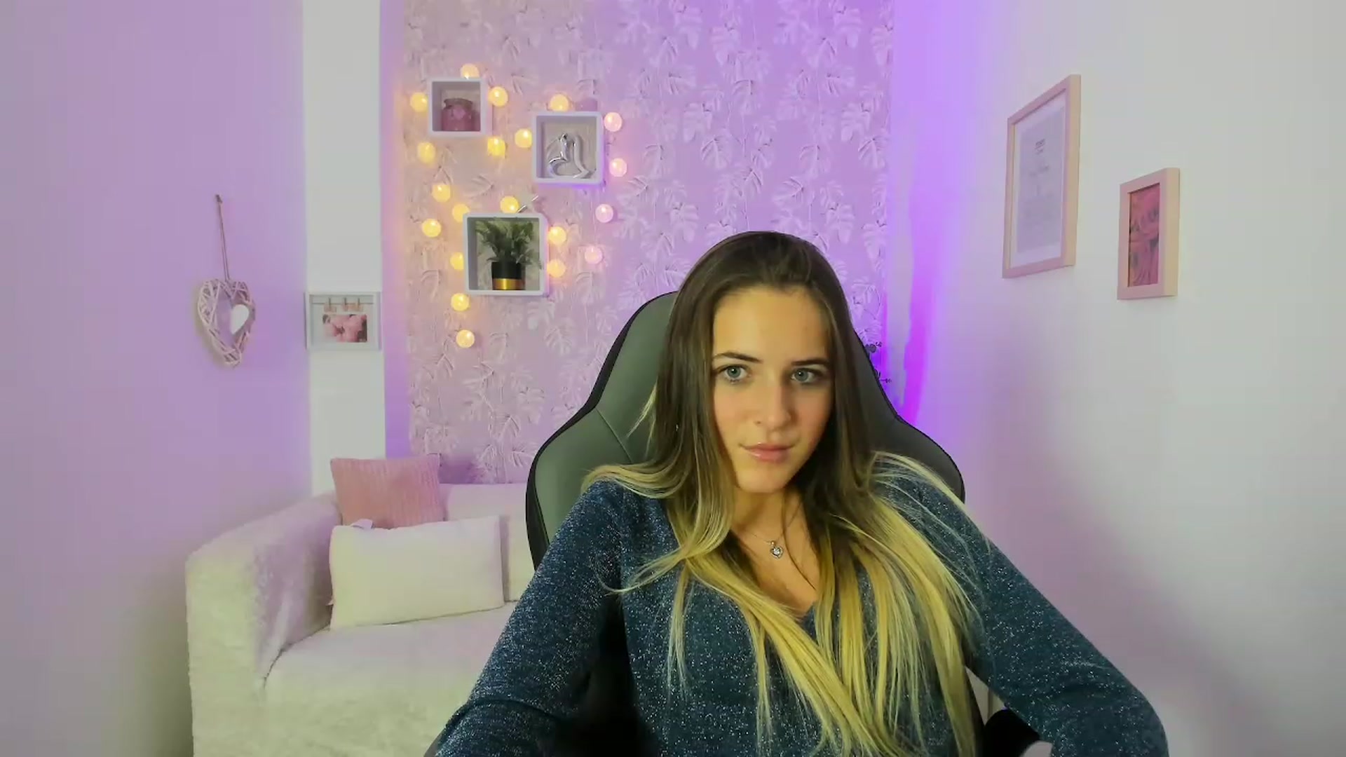 Gallery image thumbnail from Kiley__Minoww's myfreecams stream on, 12/09/2022, 14:35 image 19 of 20