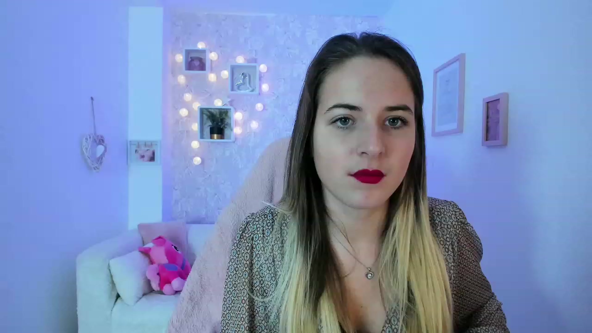 Gallery image thumbnail from Kiley__Minoww's myfreecams stream on, 12/19/2022, 18:30 image 20 of 20