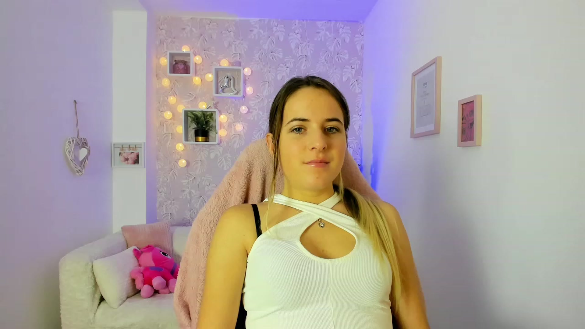 Gallery image thumbnail from Kiley__Minoww's myfreecams stream on, 12/21/2022, 19:04 image 8 of 20