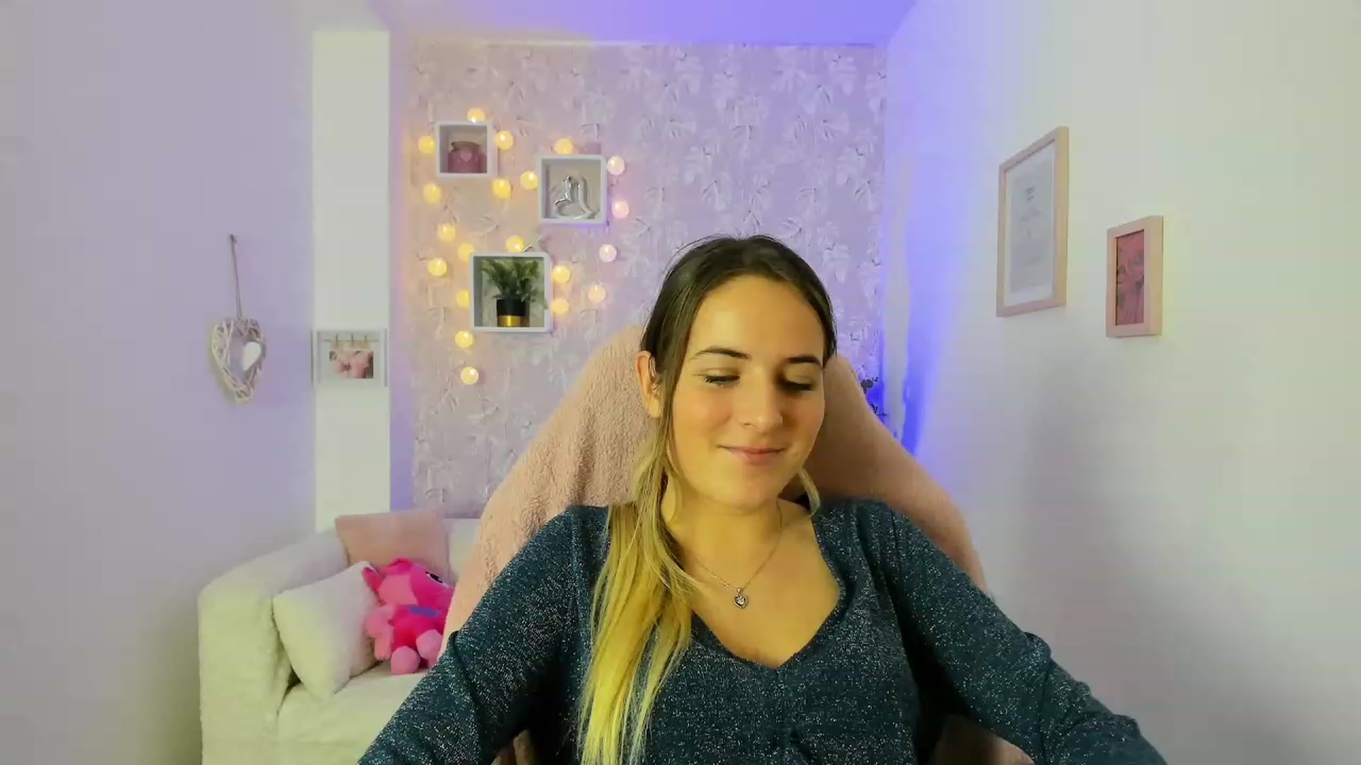 Gallery image thumbnail from Kiley__Minoww's myfreecams stream on, 12/22/2022, 19:23 image 20 of 20