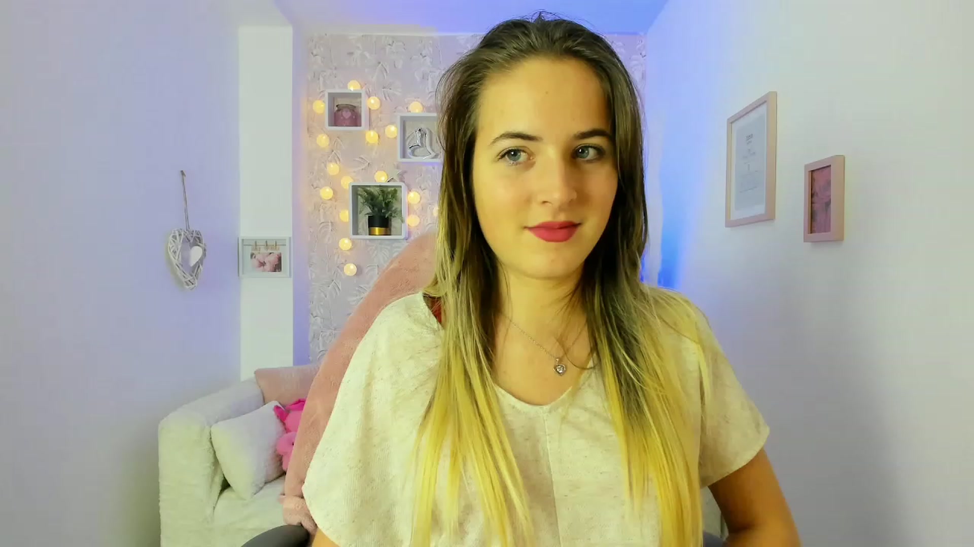 Gallery image thumbnail from Kiley__Minoww's myfreecams stream on, 12/27/2022, 15:19 image 11 of 20