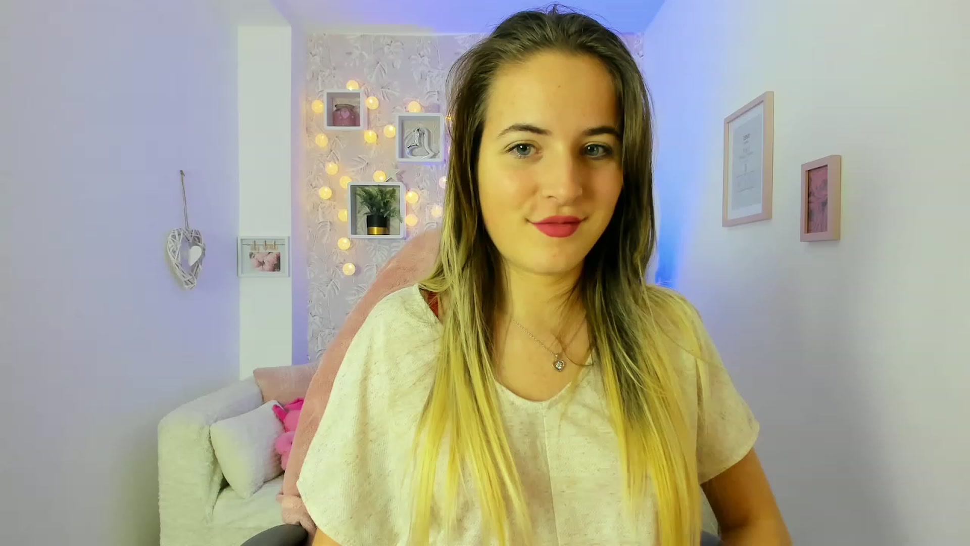 Gallery image thumbnail from Kiley__Minoww's myfreecams stream on, 12/27/2022, 15:19 image 12 of 20