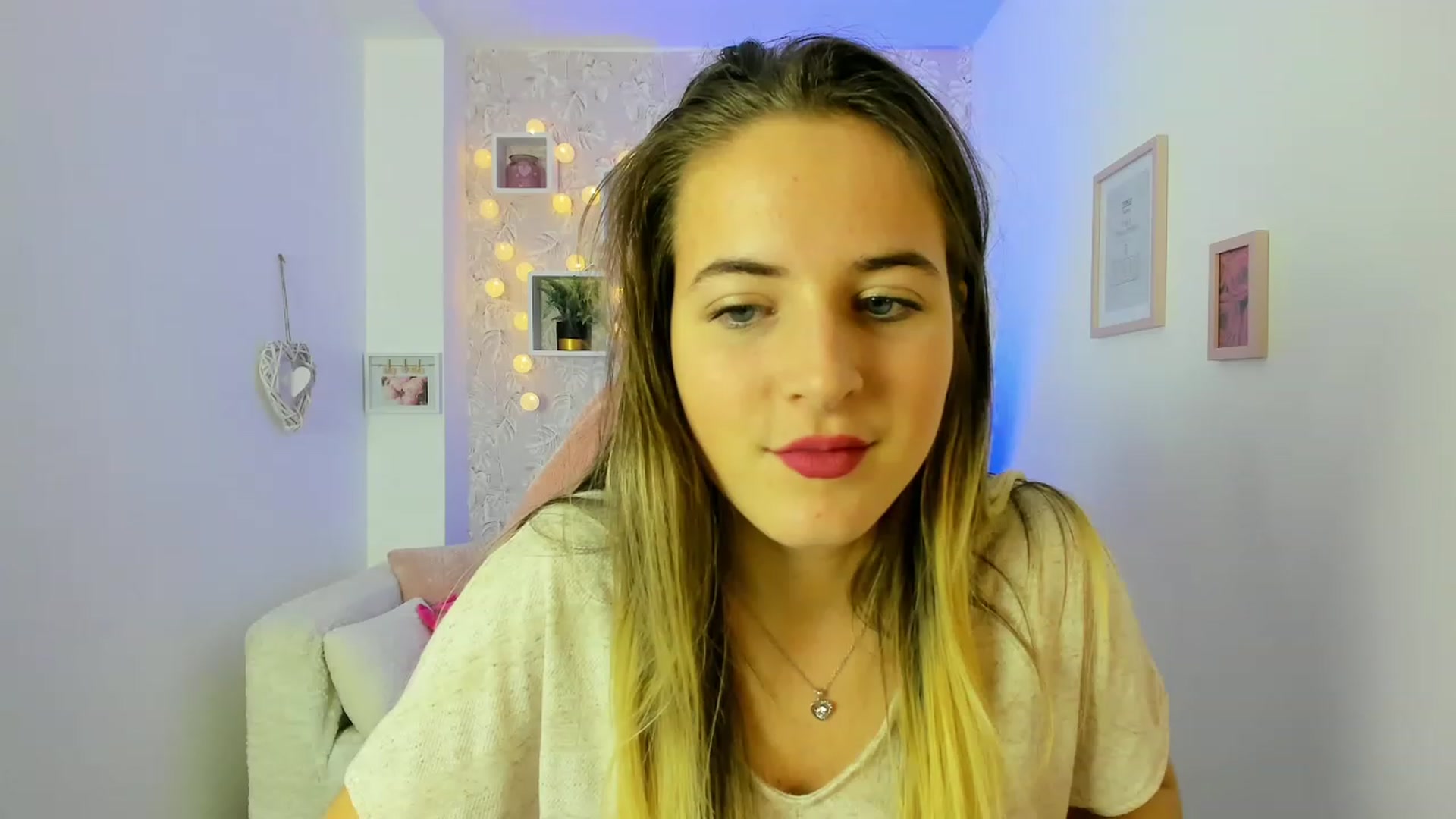 Gallery image thumbnail from Kiley__Minoww's myfreecams stream on, 12/27/2022, 16:34 image 19 of 20