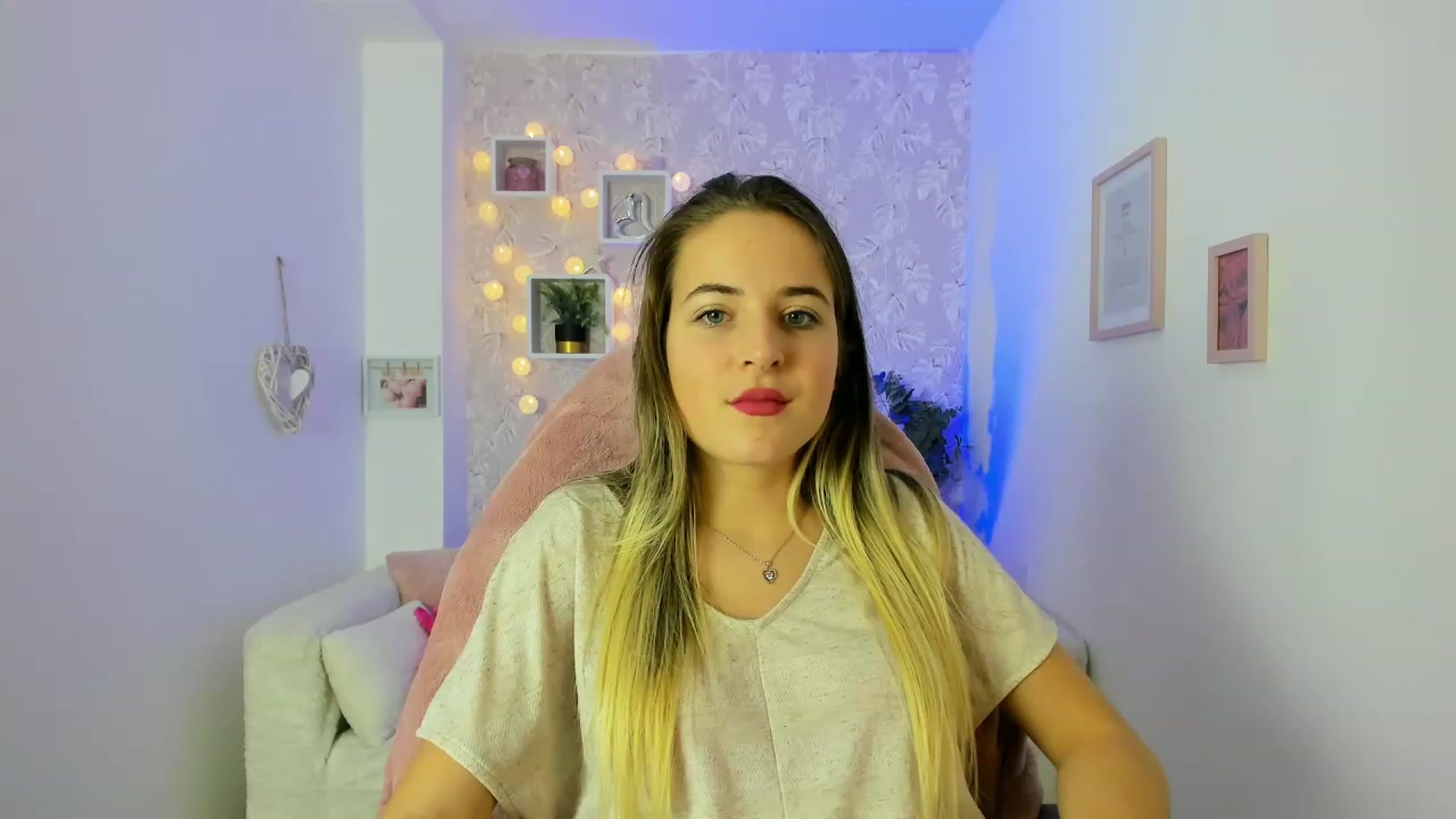 Gallery image thumbnail from Kiley__Minoww's myfreecams stream on, 12/27/2022, 16:34 image 8 of 20