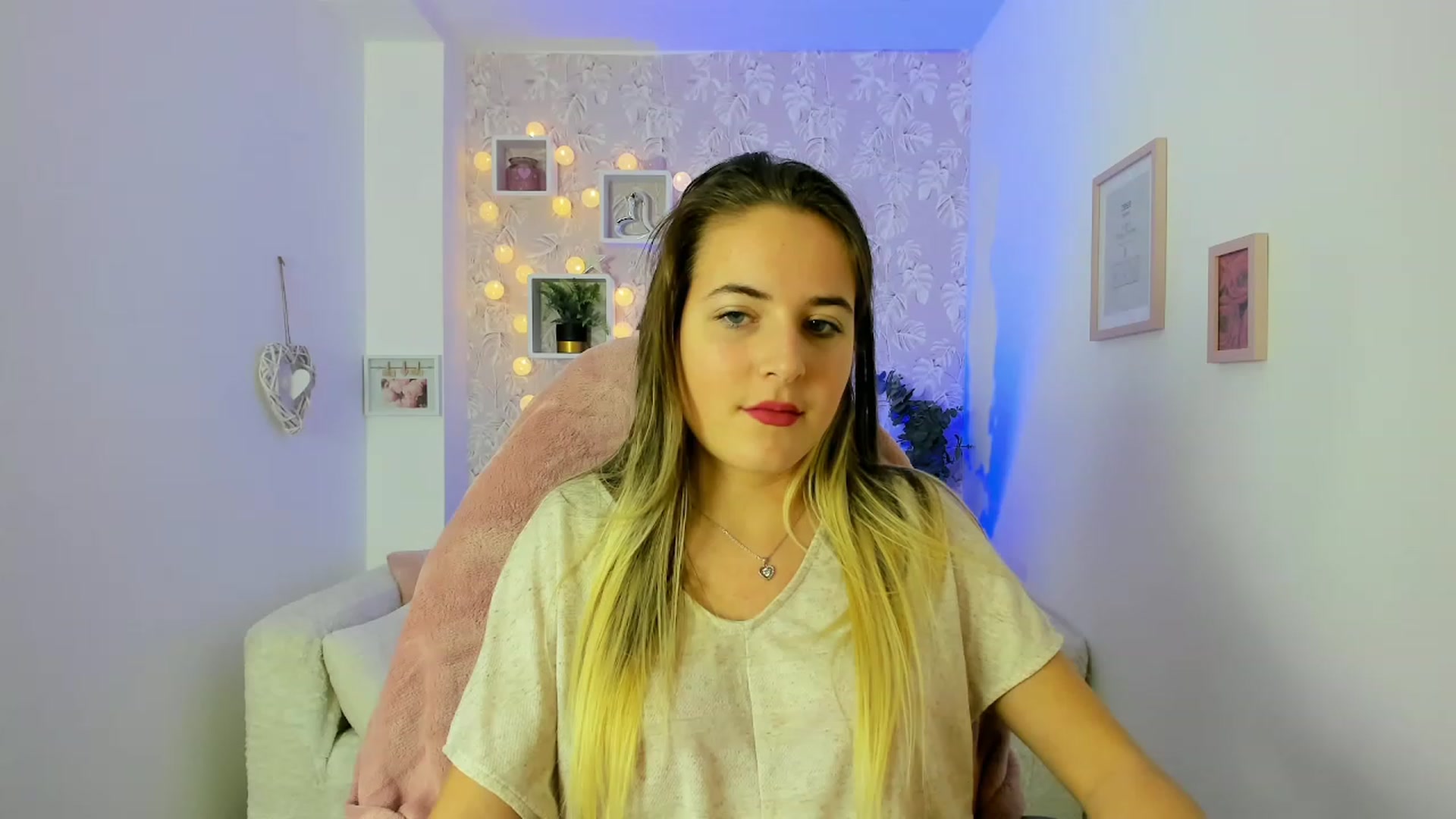 Gallery image thumbnail from Kiley__Minoww's myfreecams stream on, 12/27/2022, 16:34 image 7 of 20