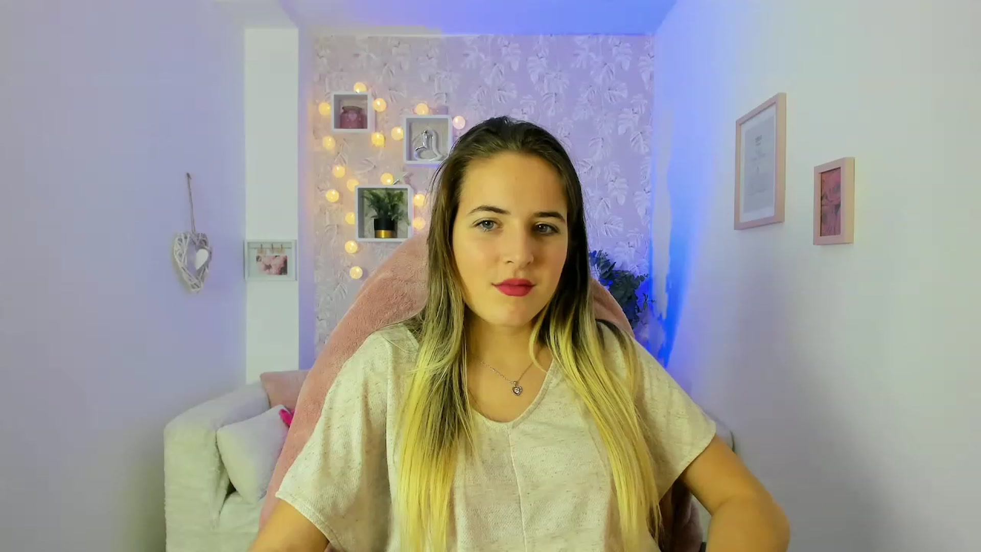 Gallery image thumbnail from Kiley__Minoww's myfreecams stream on, 12/27/2022, 16:34 image 9 of 20