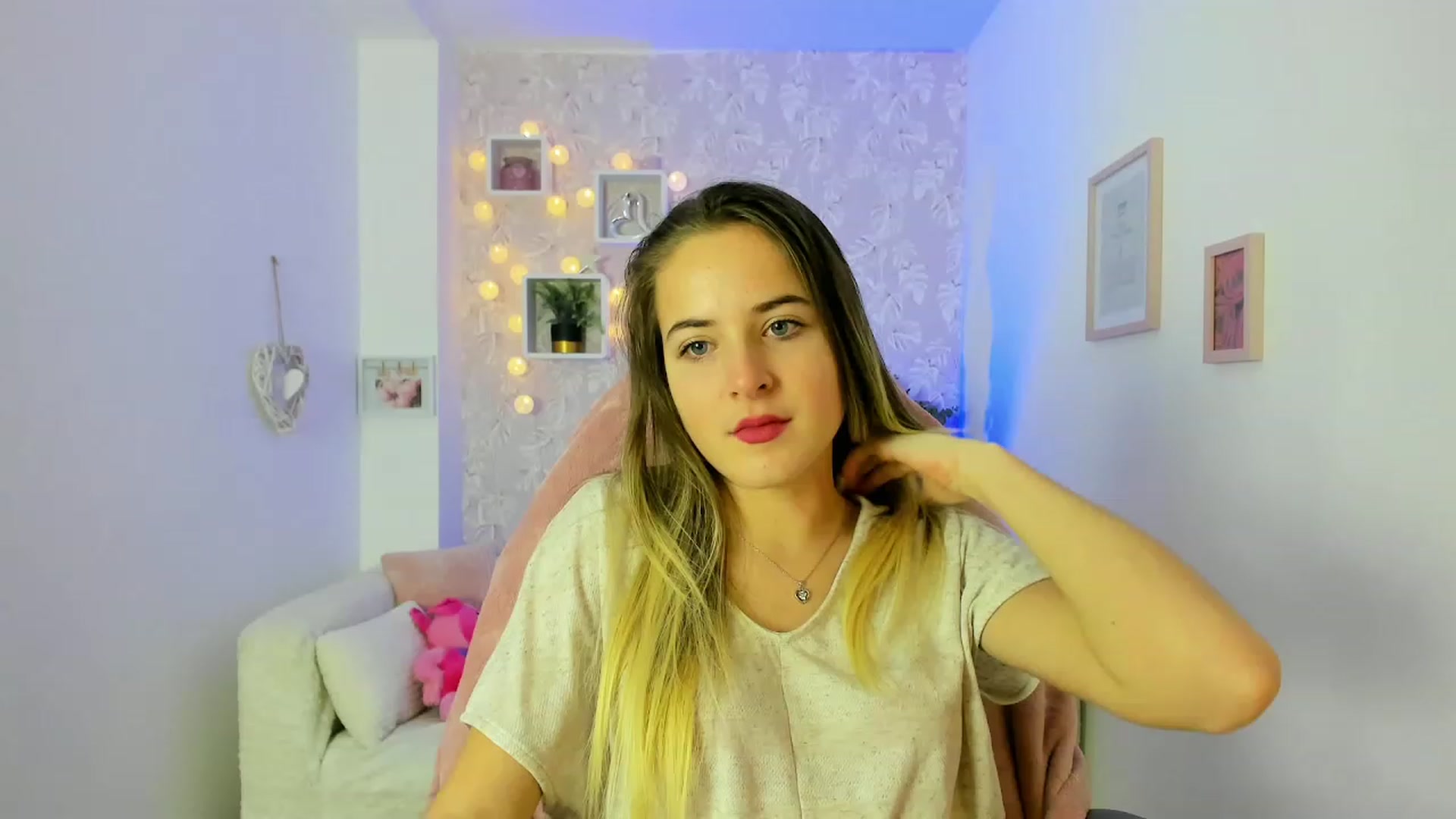 Gallery image thumbnail from Kiley__Minoww's myfreecams stream on, 12/27/2022, 16:34 image 5 of 20