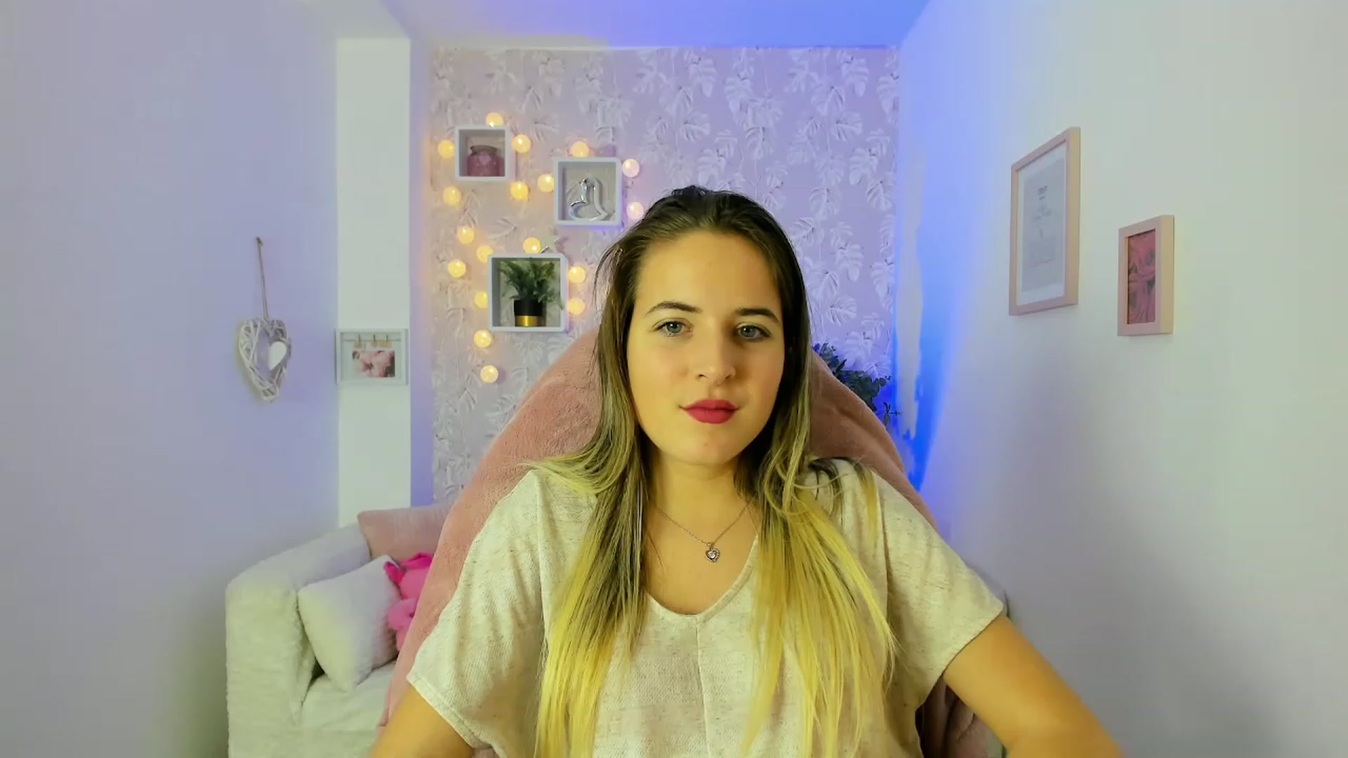Gallery image thumbnail from Kiley__Minoww's myfreecams stream on, 12/27/2022, 16:34 image 16 of 20