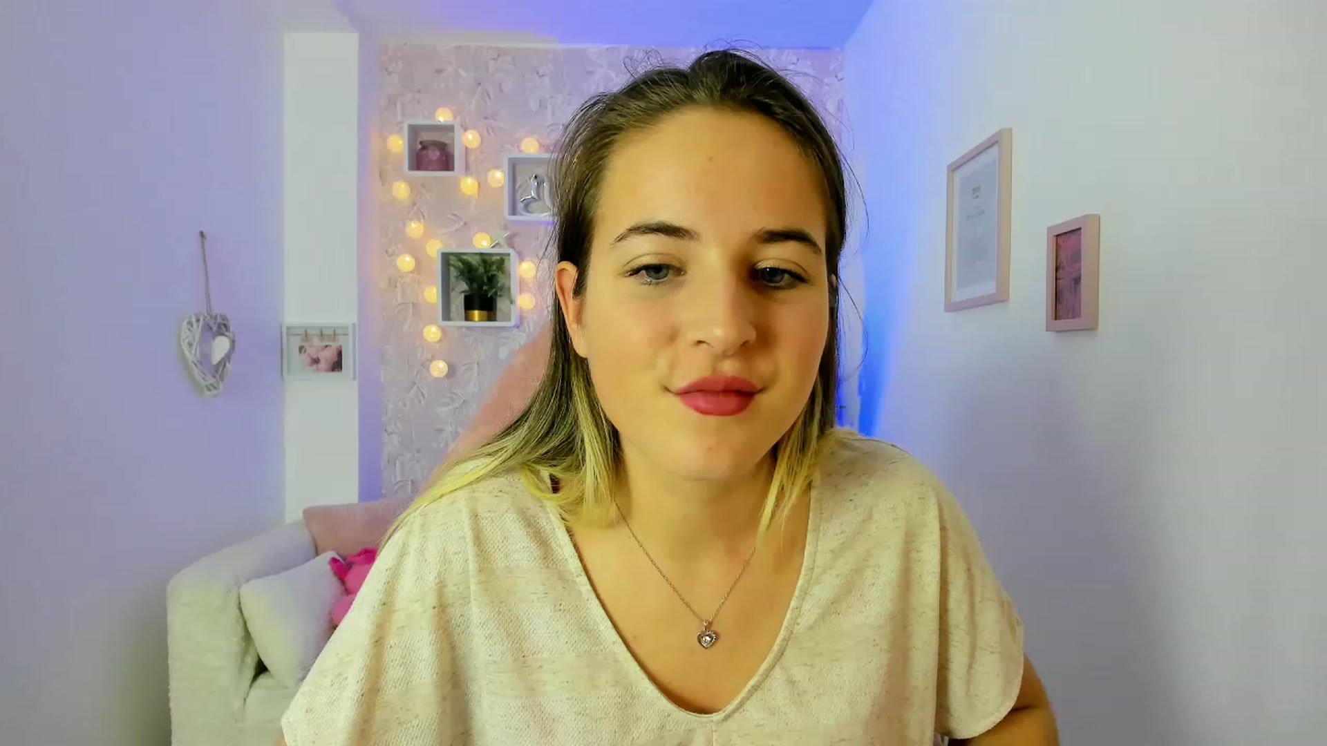 Gallery image thumbnail from Kiley__Minoww's myfreecams stream on, 12/27/2022, 18:16 image 3 of 20