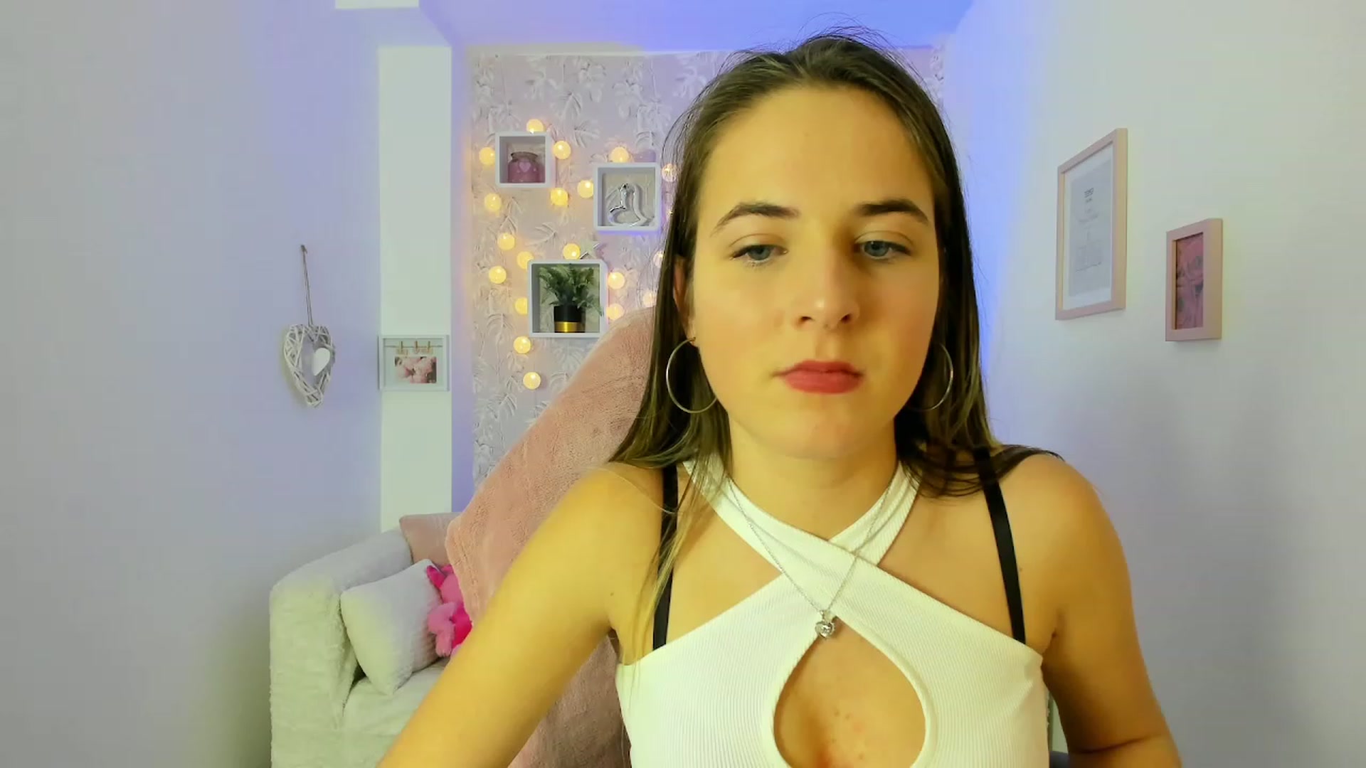 Gallery image thumbnail from Kiley__Minoww's myfreecams stream on, 12/28/2022, 18:55 image 1 of 20