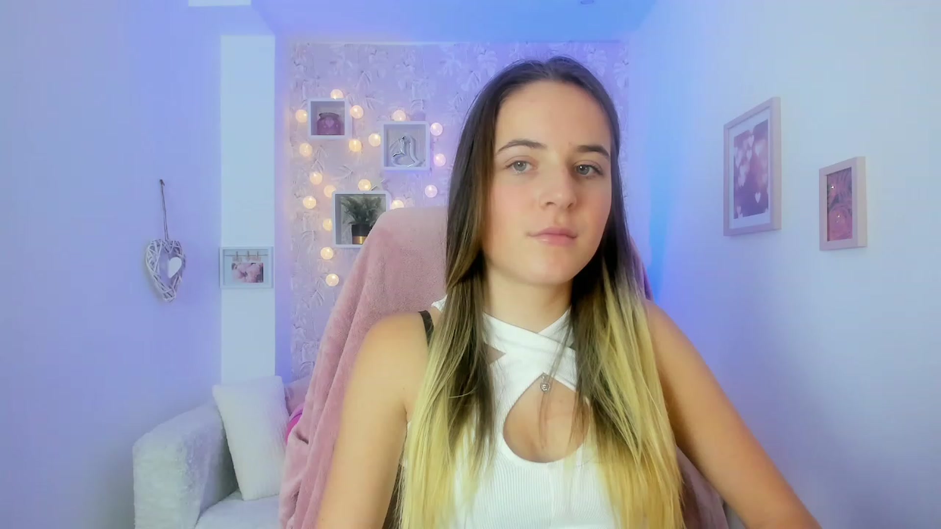 Gallery image thumbnail from Kiley__Minoww's myfreecams stream on, 01/06/2023, 16:31 image 18 of 20