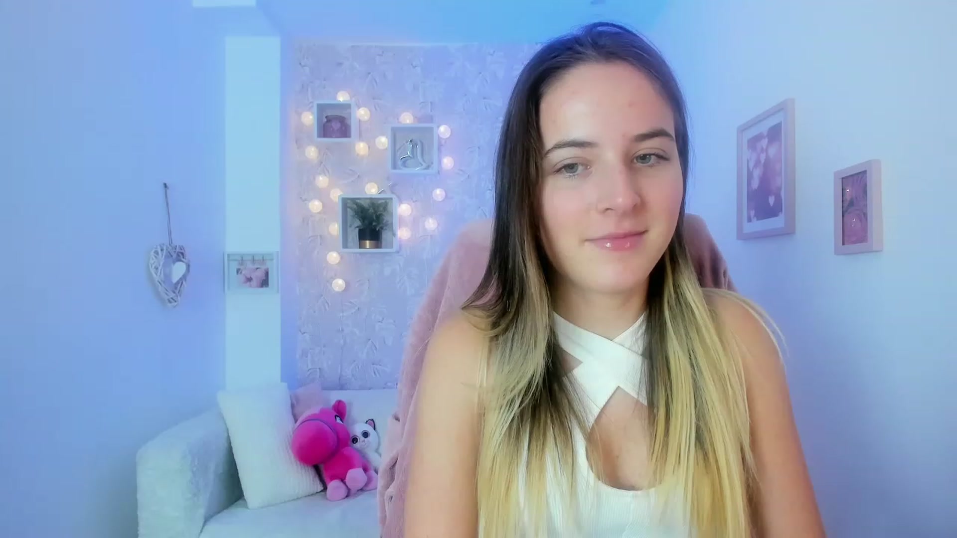 Gallery image thumbnail from Kiley__Minoww's myfreecams stream on, 01/06/2023, 16:31 image 4 of 20