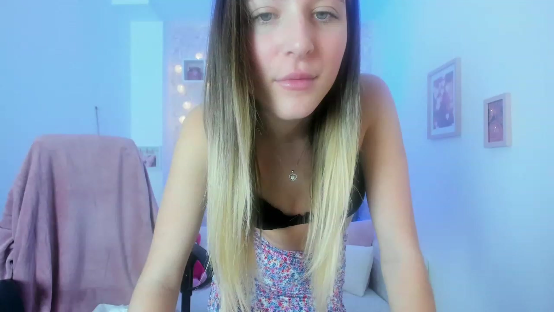 Gallery image thumbnail from Kiley__Minoww's myfreecams stream on, 01/06/2023, 16:31 image 16 of 20