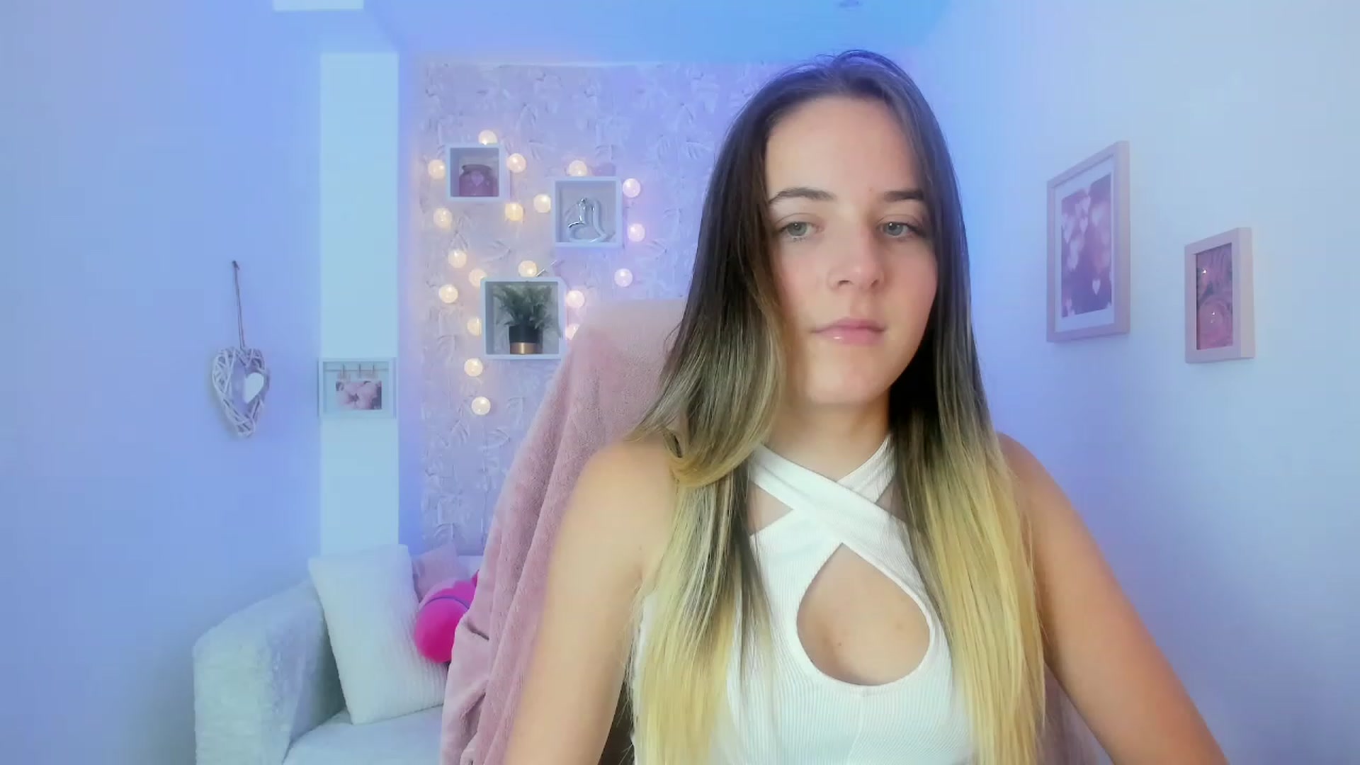 Gallery image thumbnail from Kiley__Minoww's myfreecams stream on, 01/06/2023, 16:31 image 11 of 20