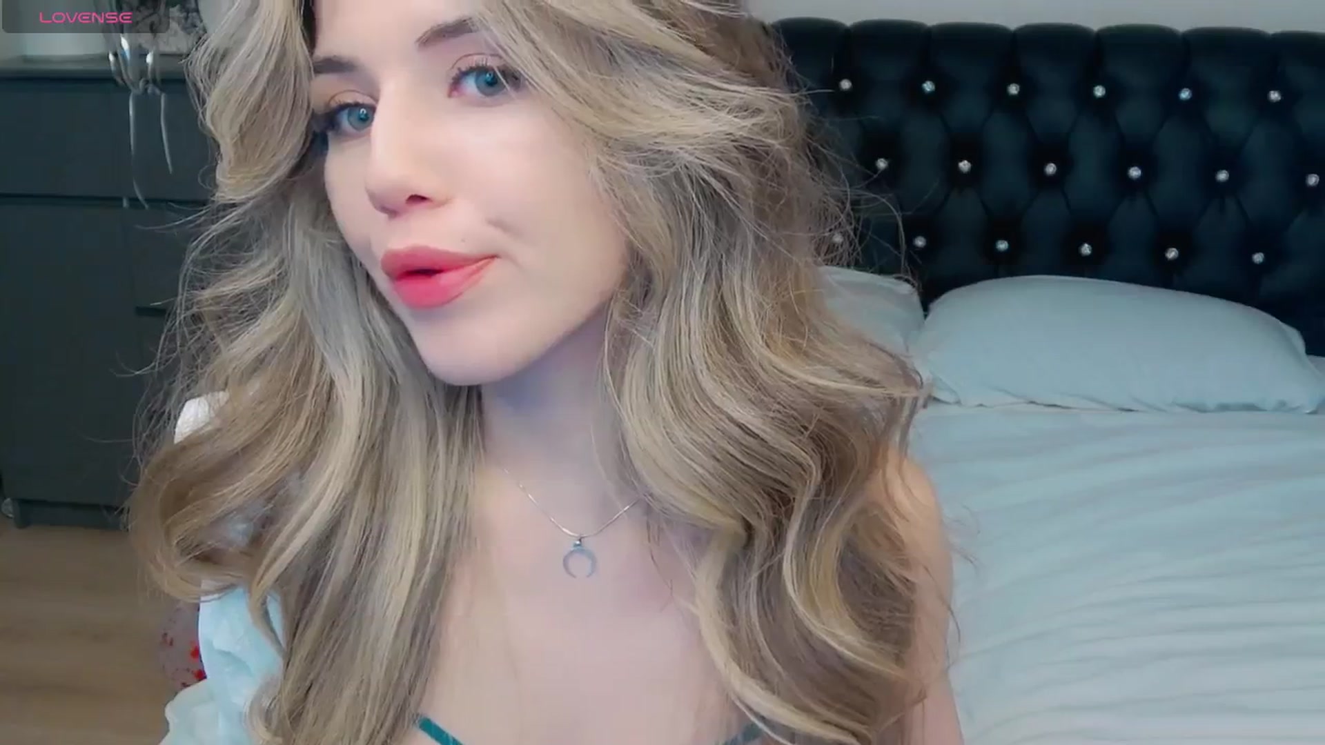 Gallery image thumbnail from KilianSou's myfreecams stream on, 03/11/2025, 07:47 image 20 of 20