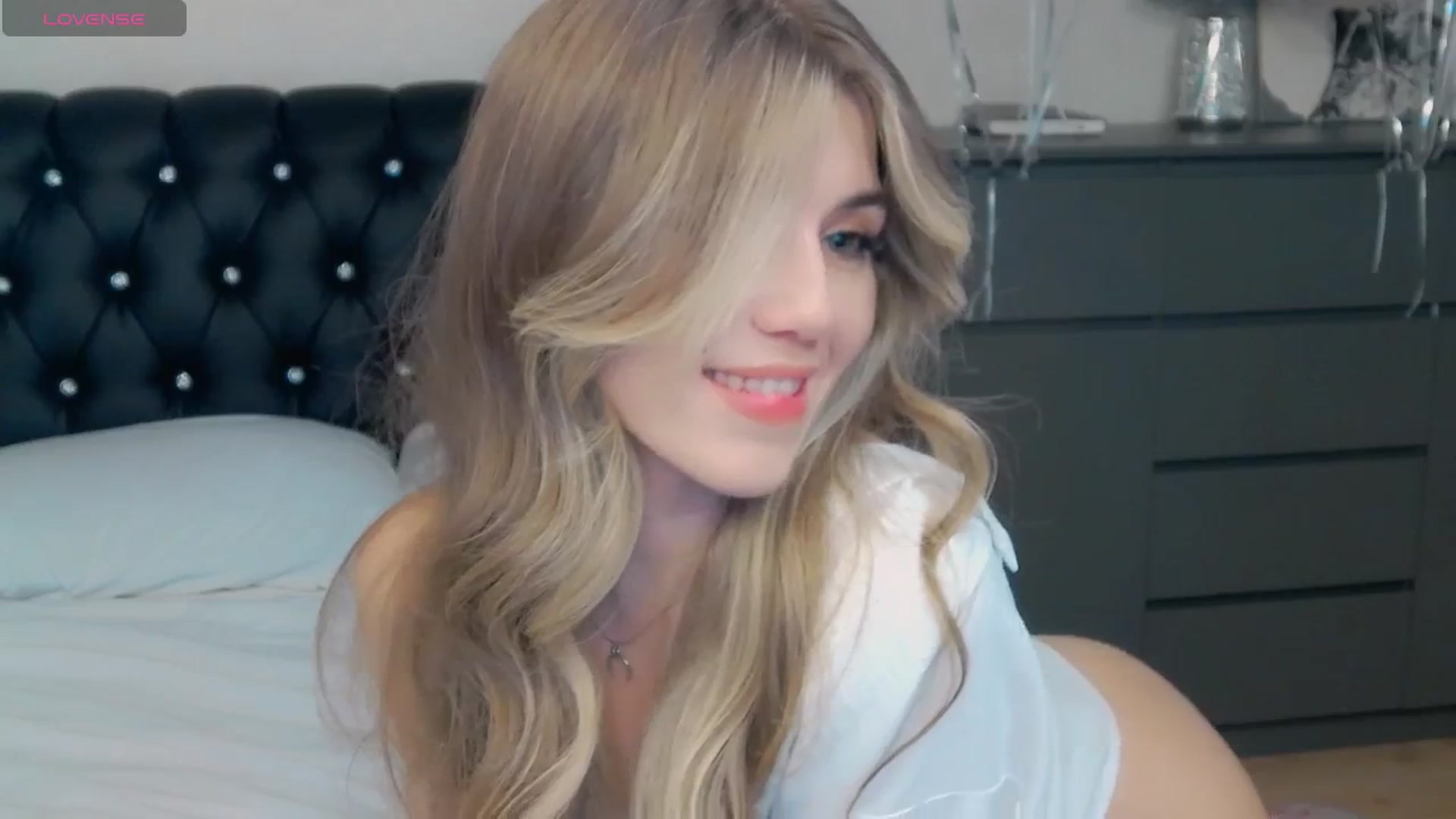 Gallery image thumbnail from KilianSou's myfreecams stream on, 03/11/2025, 07:47 image 15 of 20