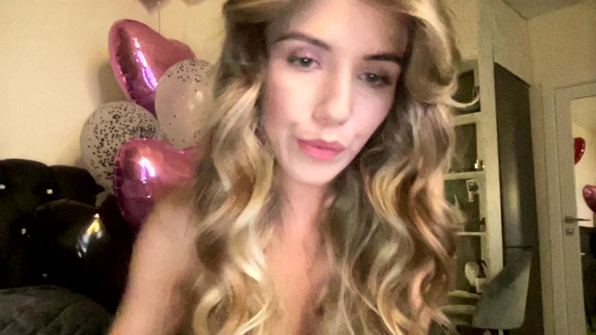 Gallery image thumbnail from KilianSou's myfreecams stream on, 03/30/2025, 22:42 image 16 of 20
