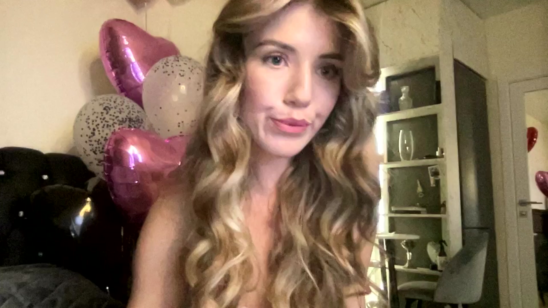 Gallery image thumbnail from KilianSou's myfreecams stream on, 03/30/2025, 22:42 image 15 of 20