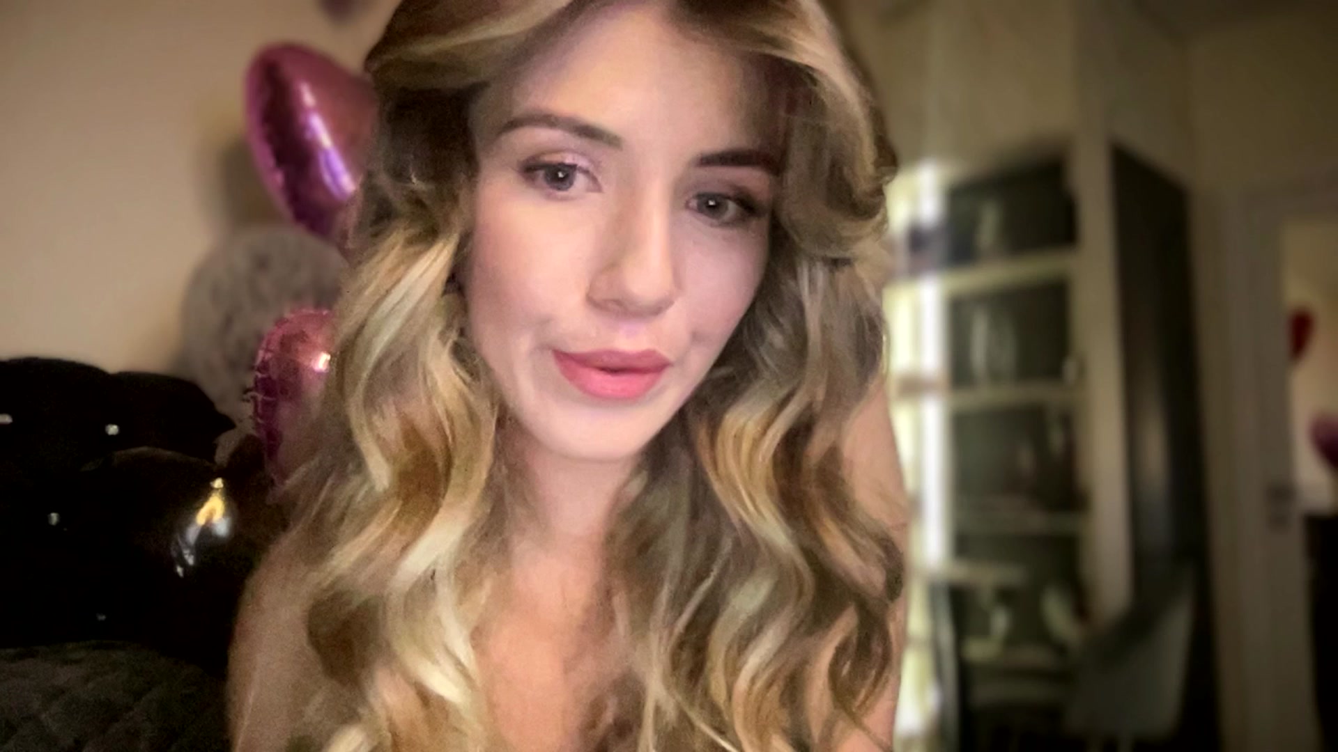 Gallery image thumbnail from KilianSou's myfreecams stream on, 03/30/2025, 22:42 image 17 of 20