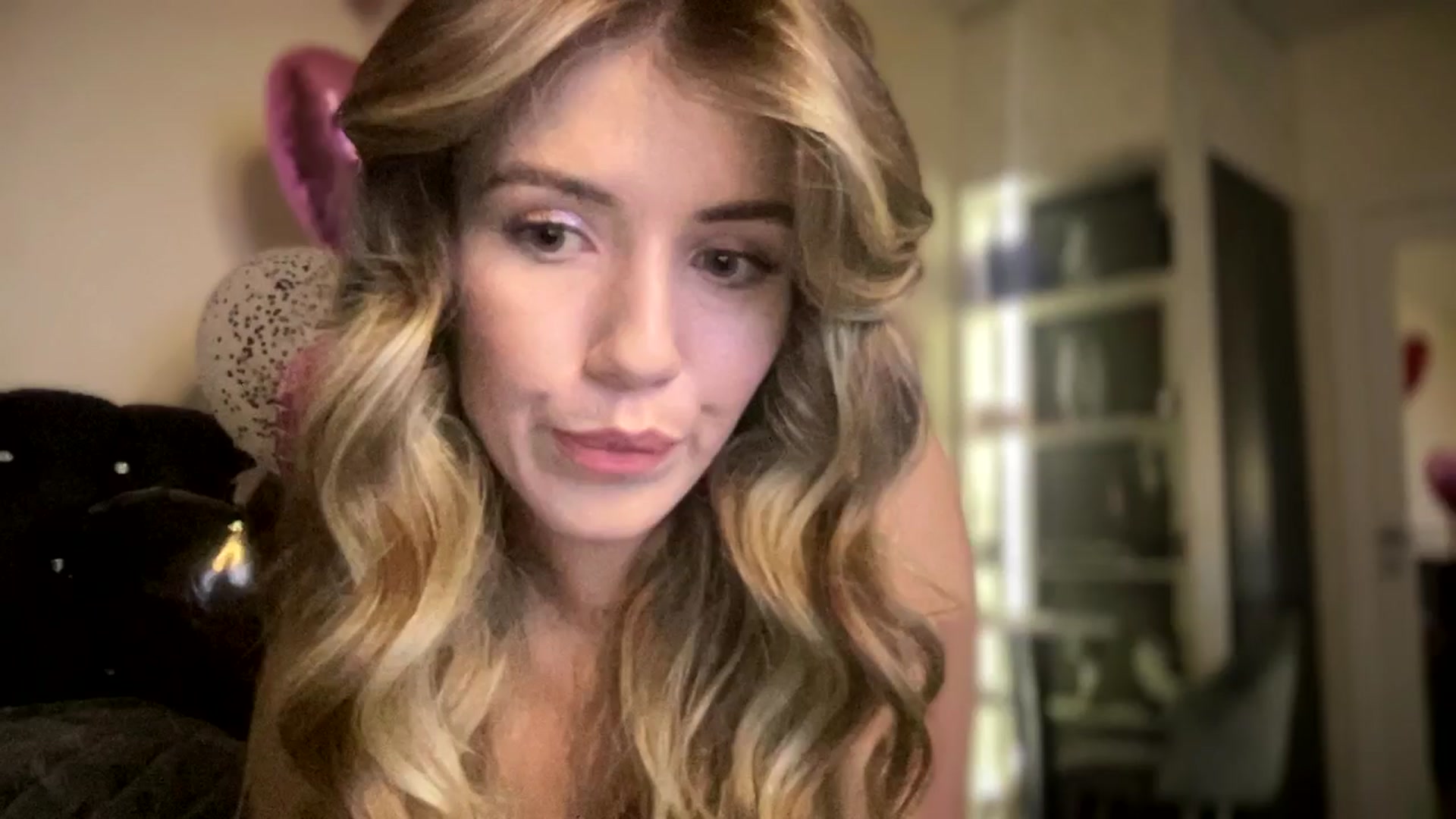 Gallery image thumbnail from KilianSou's myfreecams stream on, 03/30/2025, 22:42 image 18 of 20