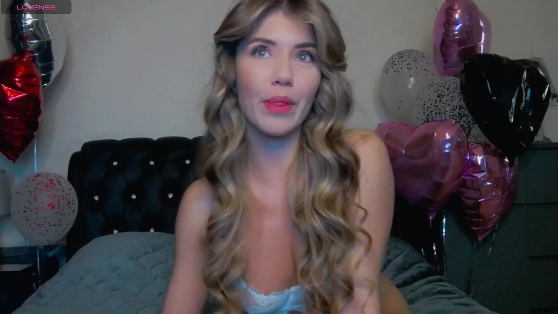 Gallery image thumbnail from KilianSou's myfreecams stream on, 03/30/2025, 23:37 image 14 of 20
