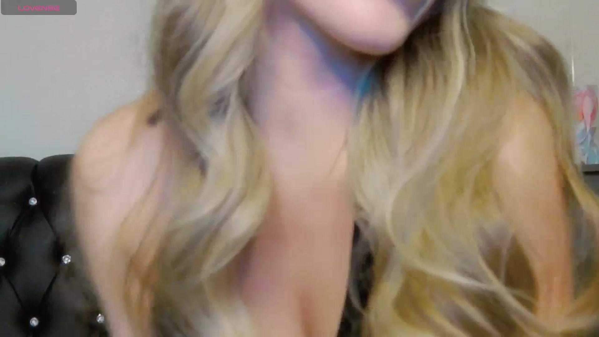 Gallery image thumbnail from KilianSou's myfreecams stream on, 04/05/2025, 09:40 image 17 of 20