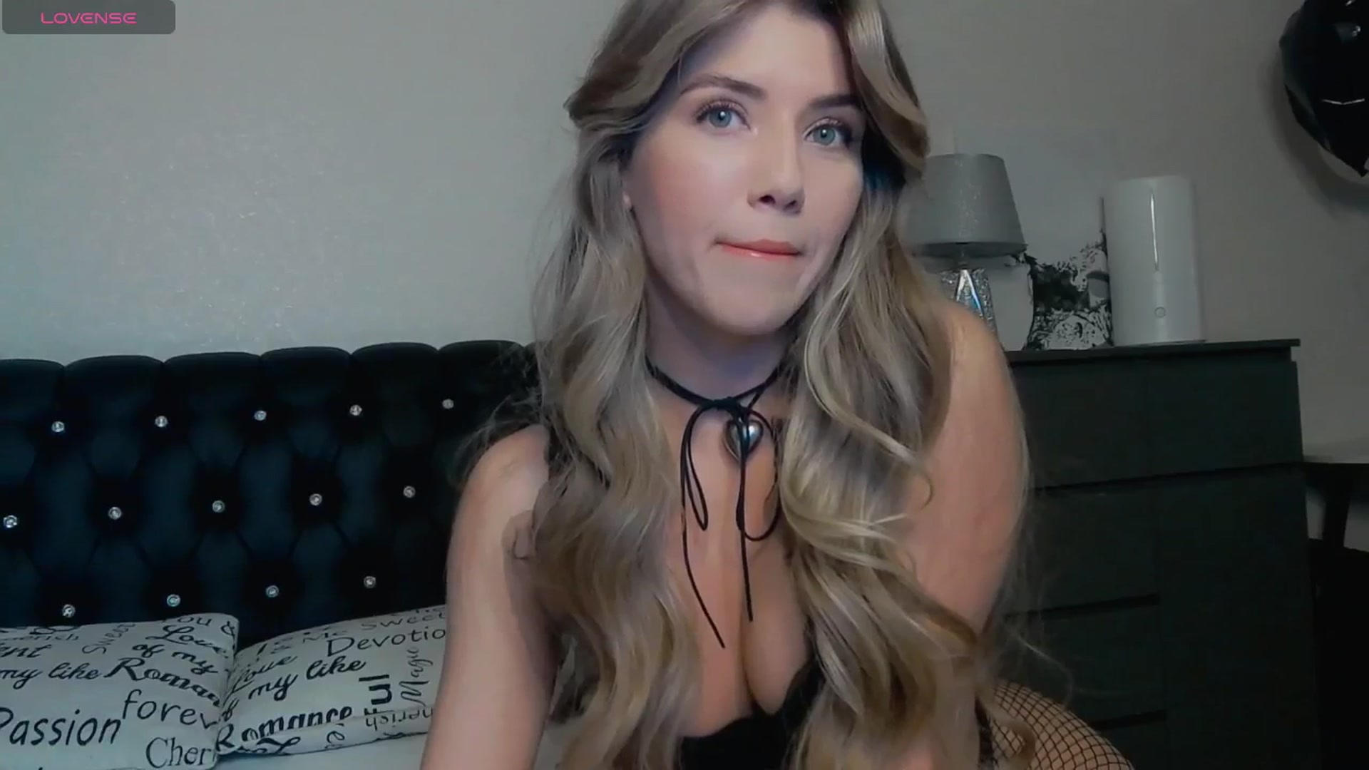 Gallery image thumbnail from KilianSou's myfreecams stream on, 04/06/2025, 24:07 image 10 of 20
