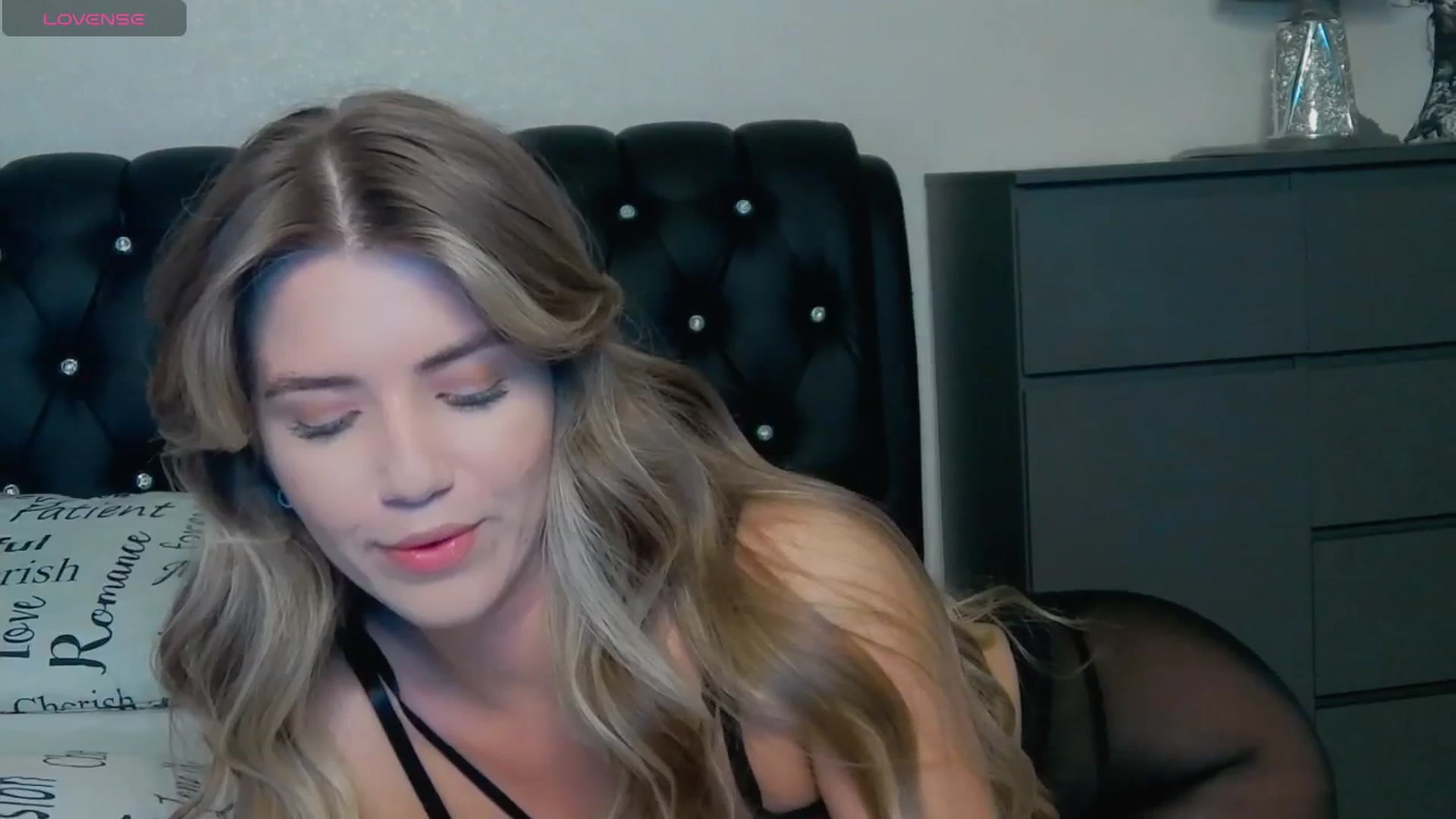 Gallery image thumbnail from KilianSou's myfreecams stream on, 04/08/2025, 03:36 image 6 of 20