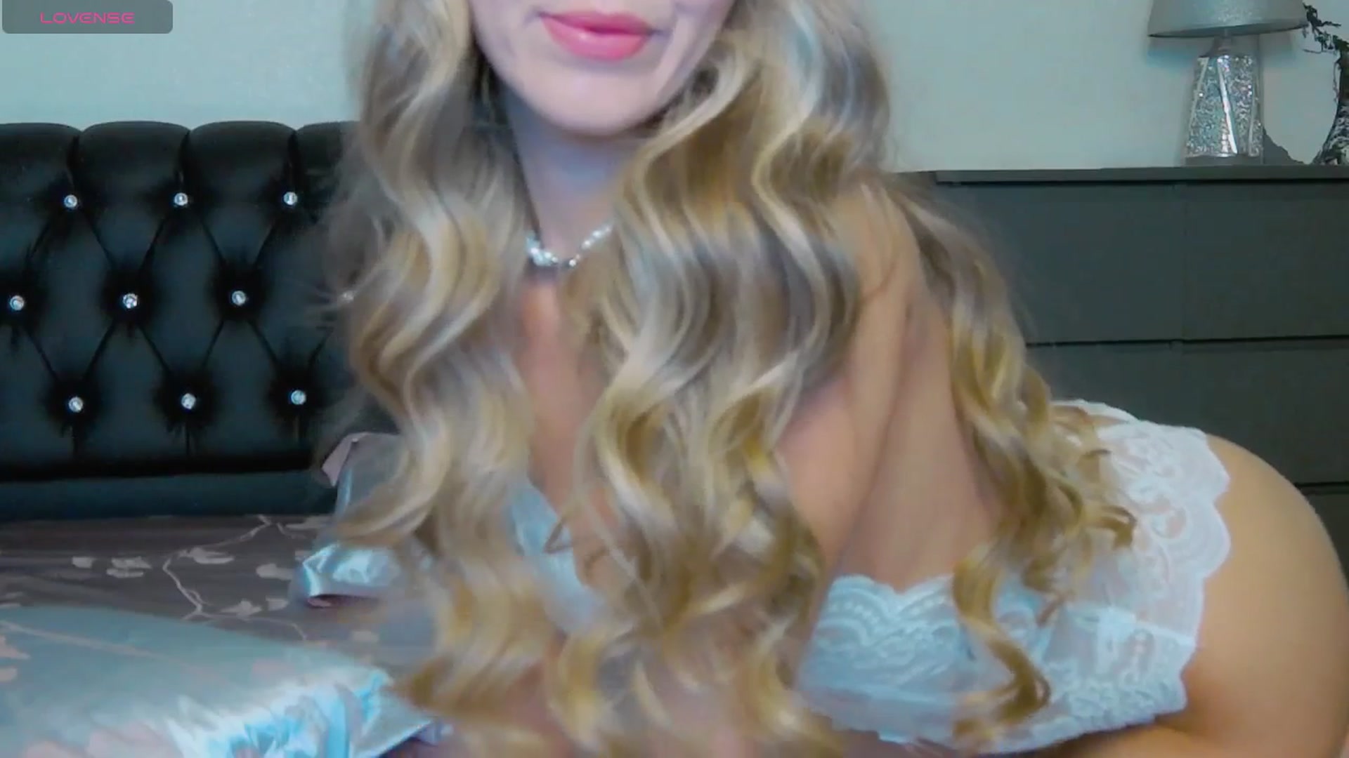 Gallery image thumbnail from KilianSou's myfreecams stream on, 04/19/2025, 03:19 image 19 of 20