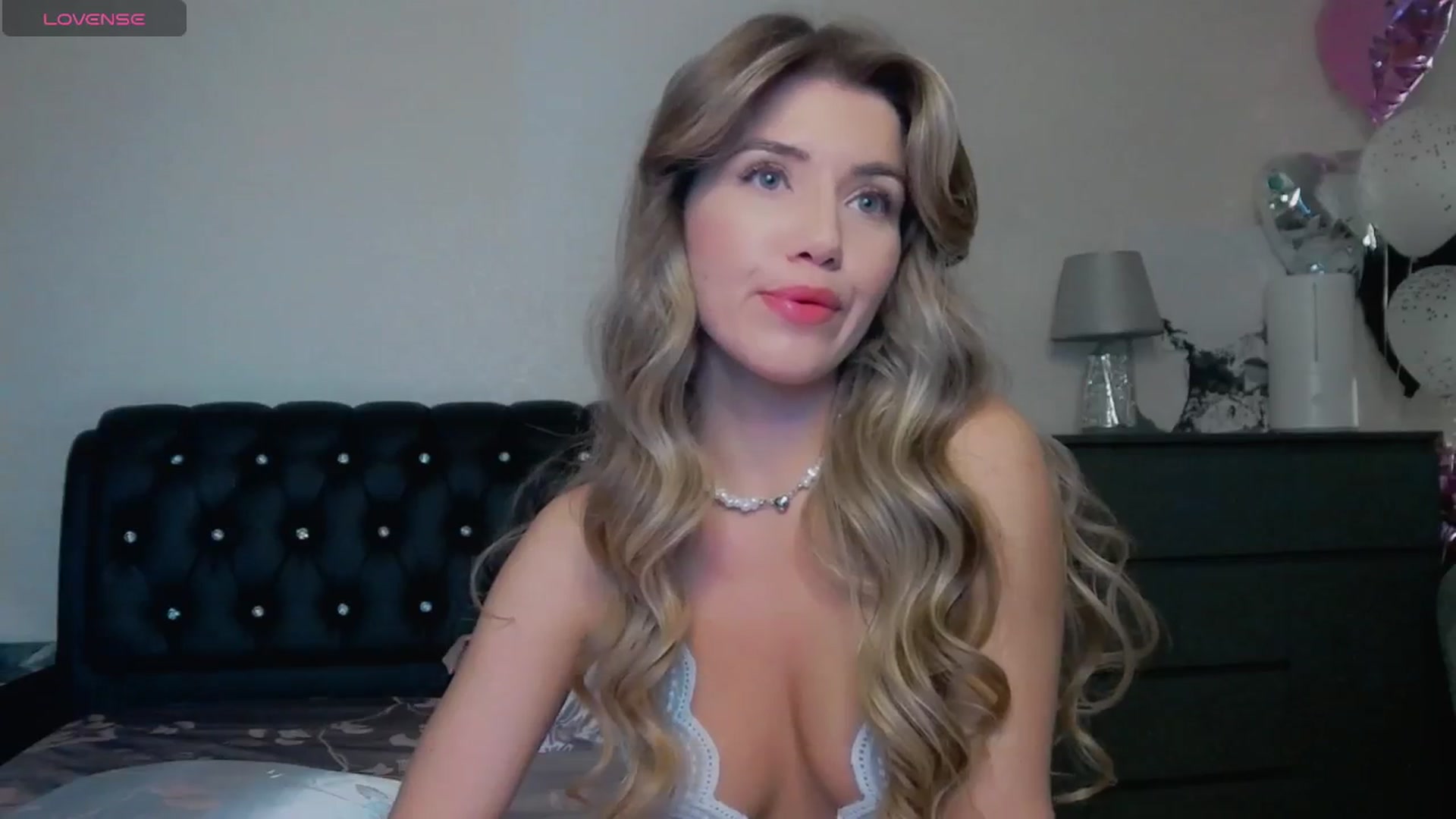 Gallery image thumbnail from KilianSou's myfreecams stream on, 04/19/2025, 03:19 image 10 of 20