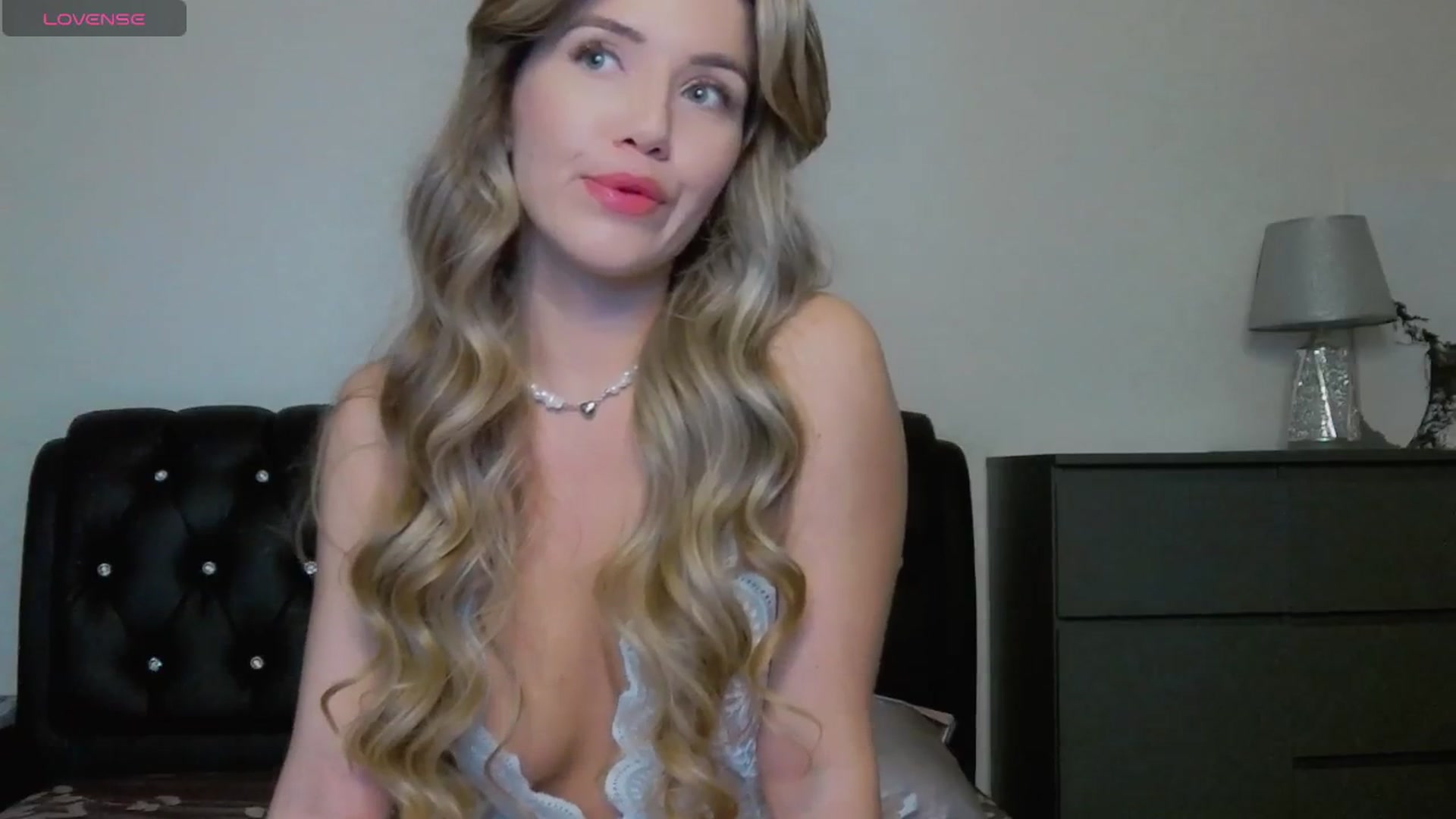 Gallery image thumbnail from KilianSou's myfreecams stream on, 04/19/2025, 03:19 image 13 of 20