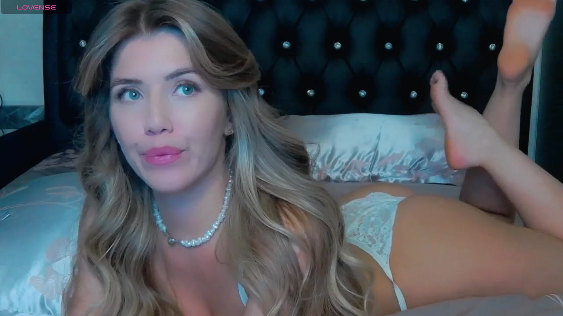 Gallery image thumbnail from KilianSou's myfreecams stream on, 04/19/2025, 06:14 image 10 of 20