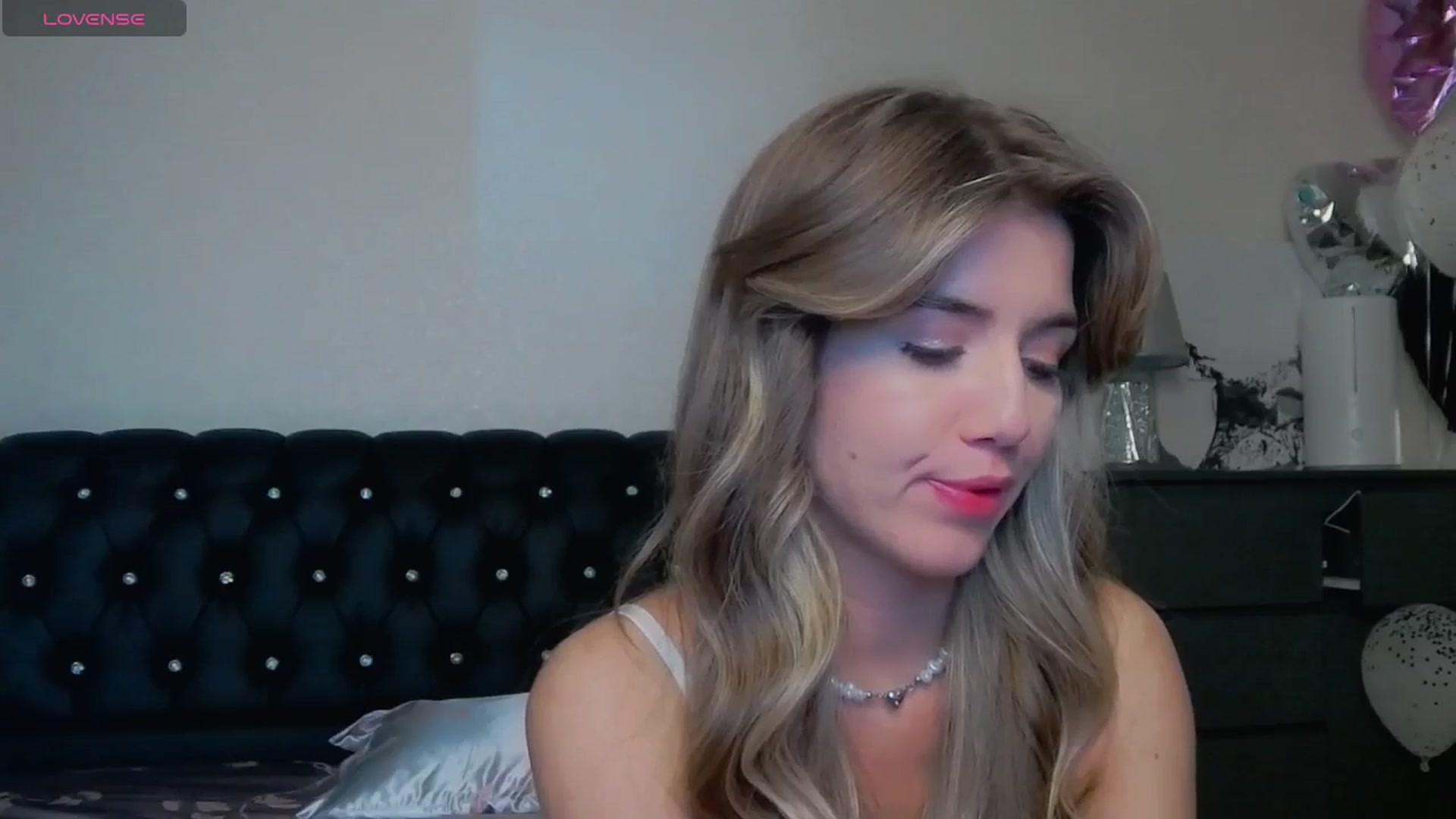 Gallery image thumbnail from KilianSou's myfreecams stream on, 04/19/2025, 08:06 image 8 of 20